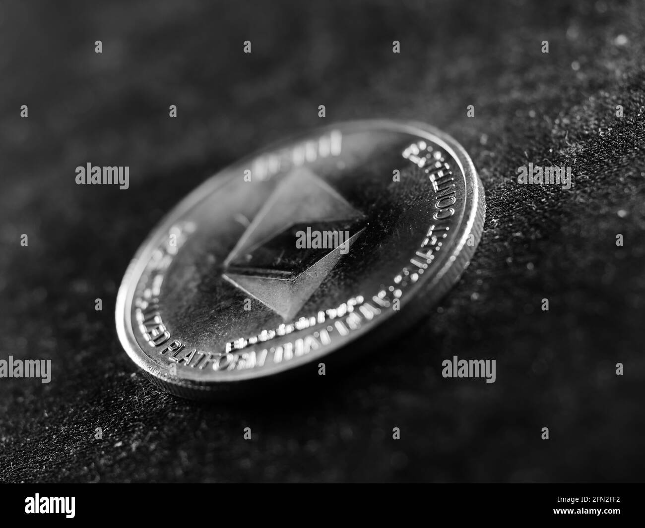 Immagine in scala di grigi della valuta criptata Foto Stock