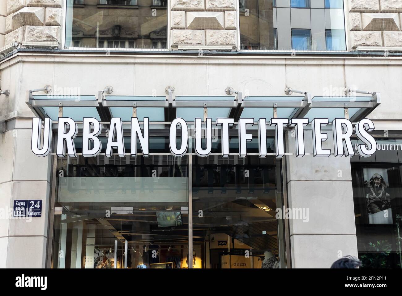 Cartello del negozio Urban Outfitters a Monaco Foto Stock