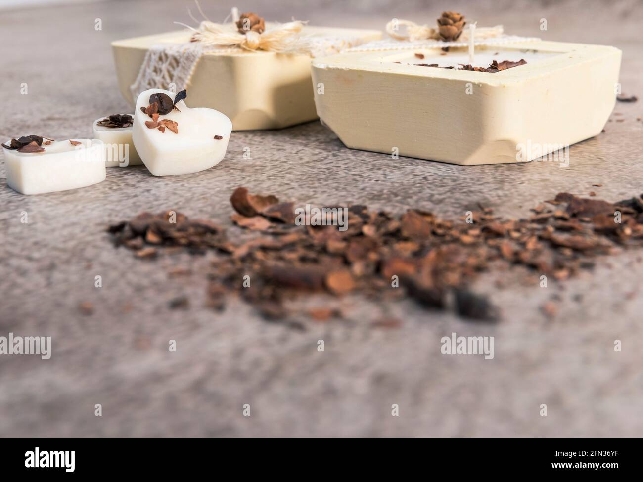 Candele profumate di sapore diverso, per decorare la vostra casa, bagno, tavolo da festa. Foto Stock