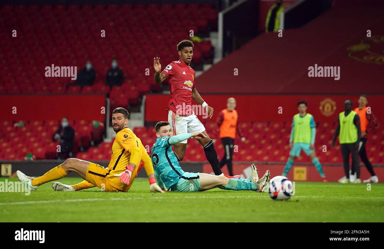 Marcus Rashford di Manchester United segna il secondo gol della partita durante la partita della Premier League a Old Trafford, Manchester. Data immagine: Giovedì 13 maggio 2021. Foto Stock