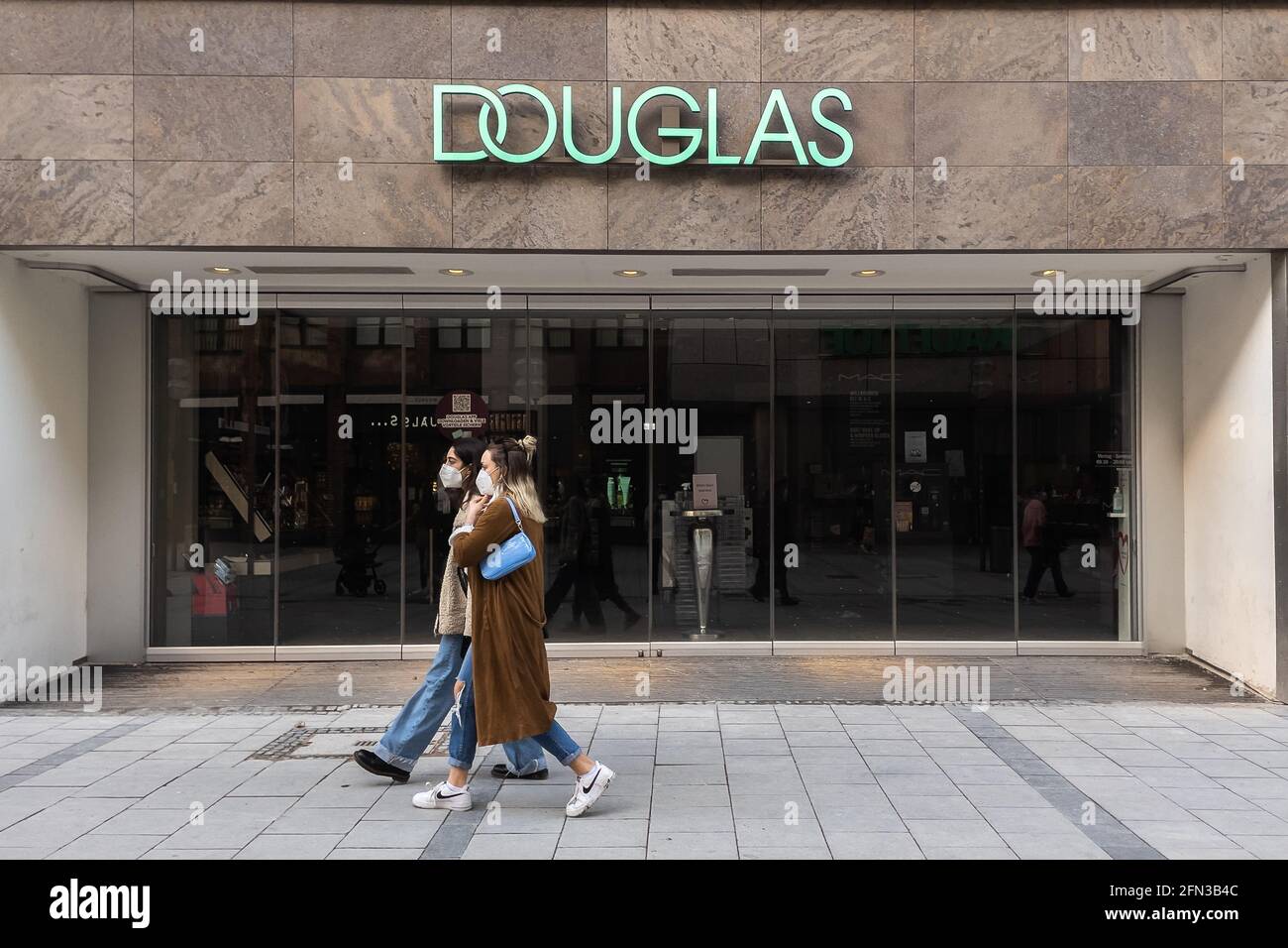 Cartello Douglas Store a Monaco Foto Stock