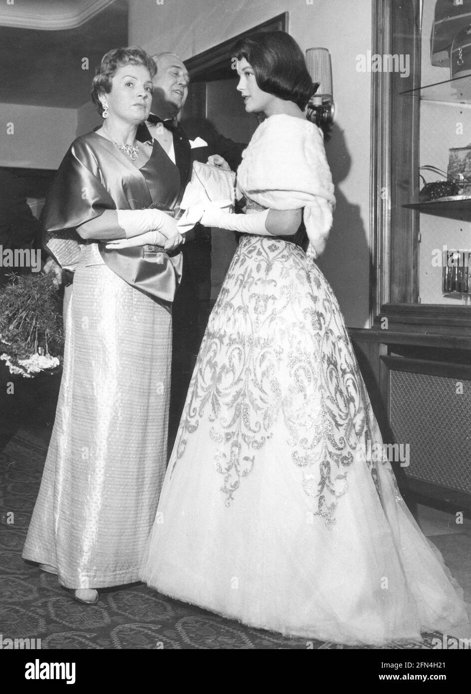 Schneider, Romy, 23.9.1938 - 29.5.1982, attrice tedesca, lunghezza intera, INFORMAZIONI-AGGIUNTIVE-DIRITTI-AUTORIZZAZIONE-NON-DISPONIBILI Foto Stock