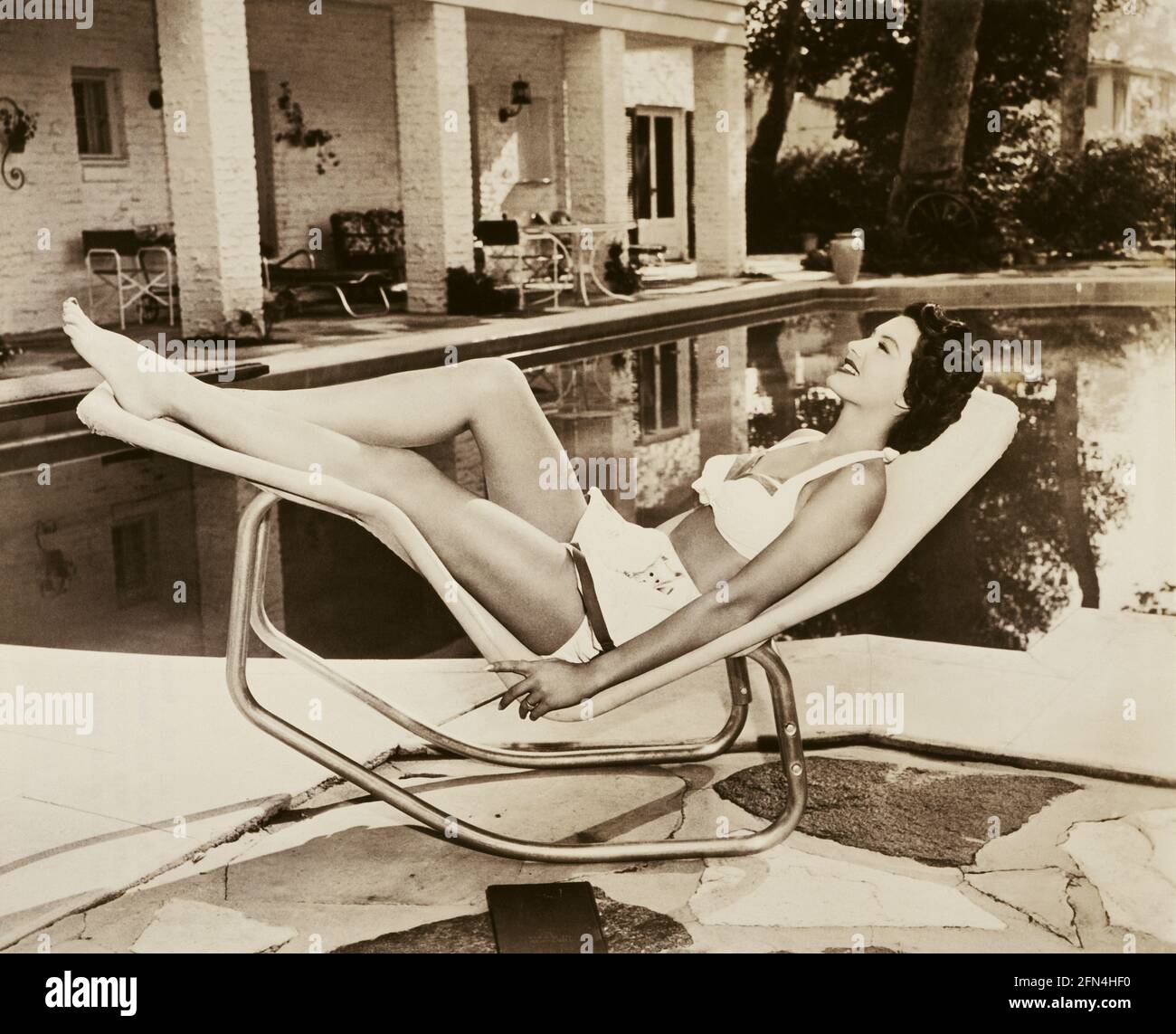 Charisse, Cyd, 8.3.1921 - 17.6.2008, attrice americana, lunghezza intera, INFORMAZIONI-AGGIUNTIVE-DIRITTI-AUTORIZZAZIONE-NON-DISPONIBILI Foto Stock