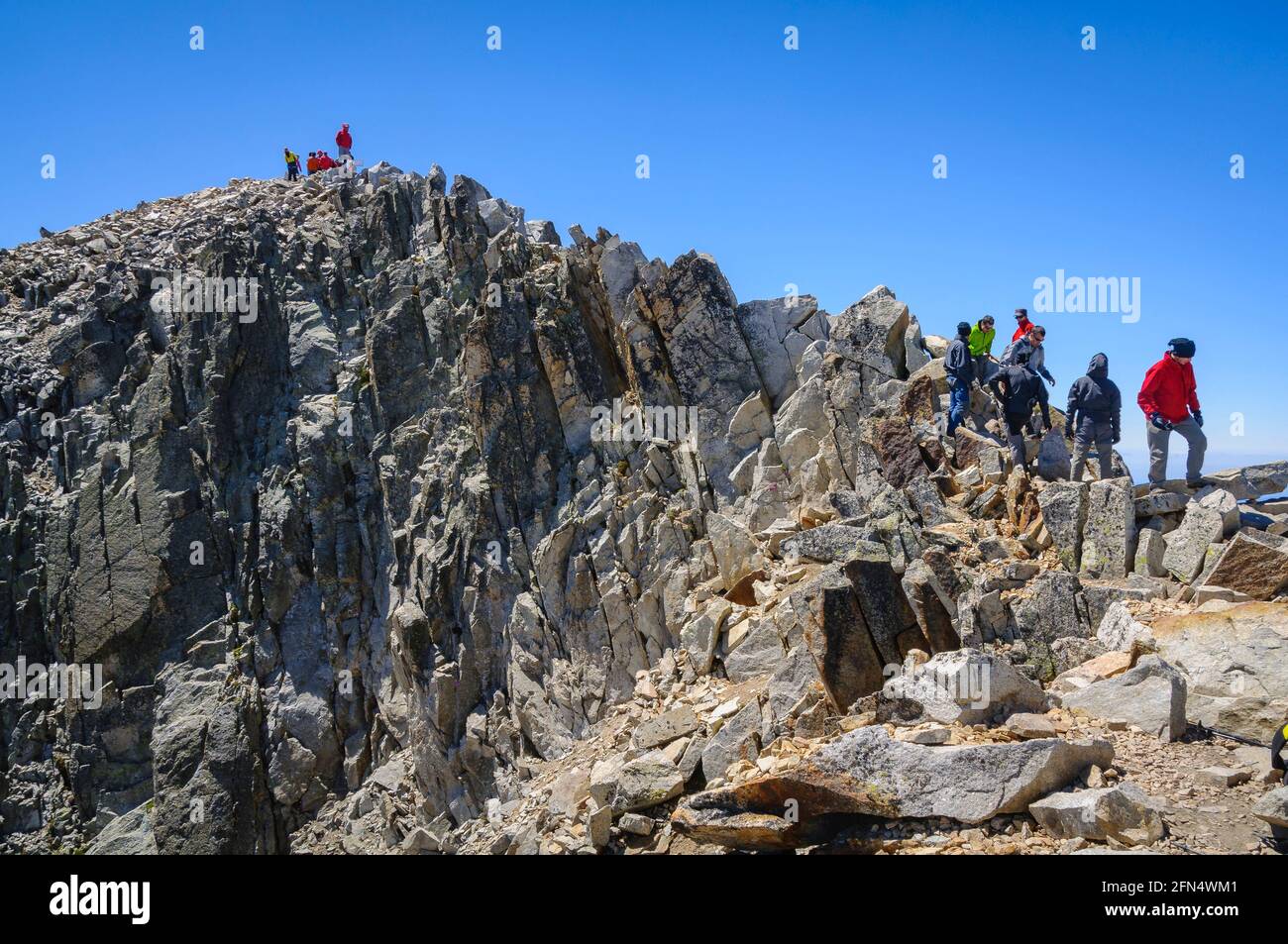 Aneto e Paso de Mahoma in estate (Parco Naturale Posets-Maladetas, Benasque, Spagna, Pirenei) ESP: Cima del Aneto y Paso de Mahoma en verano Foto Stock