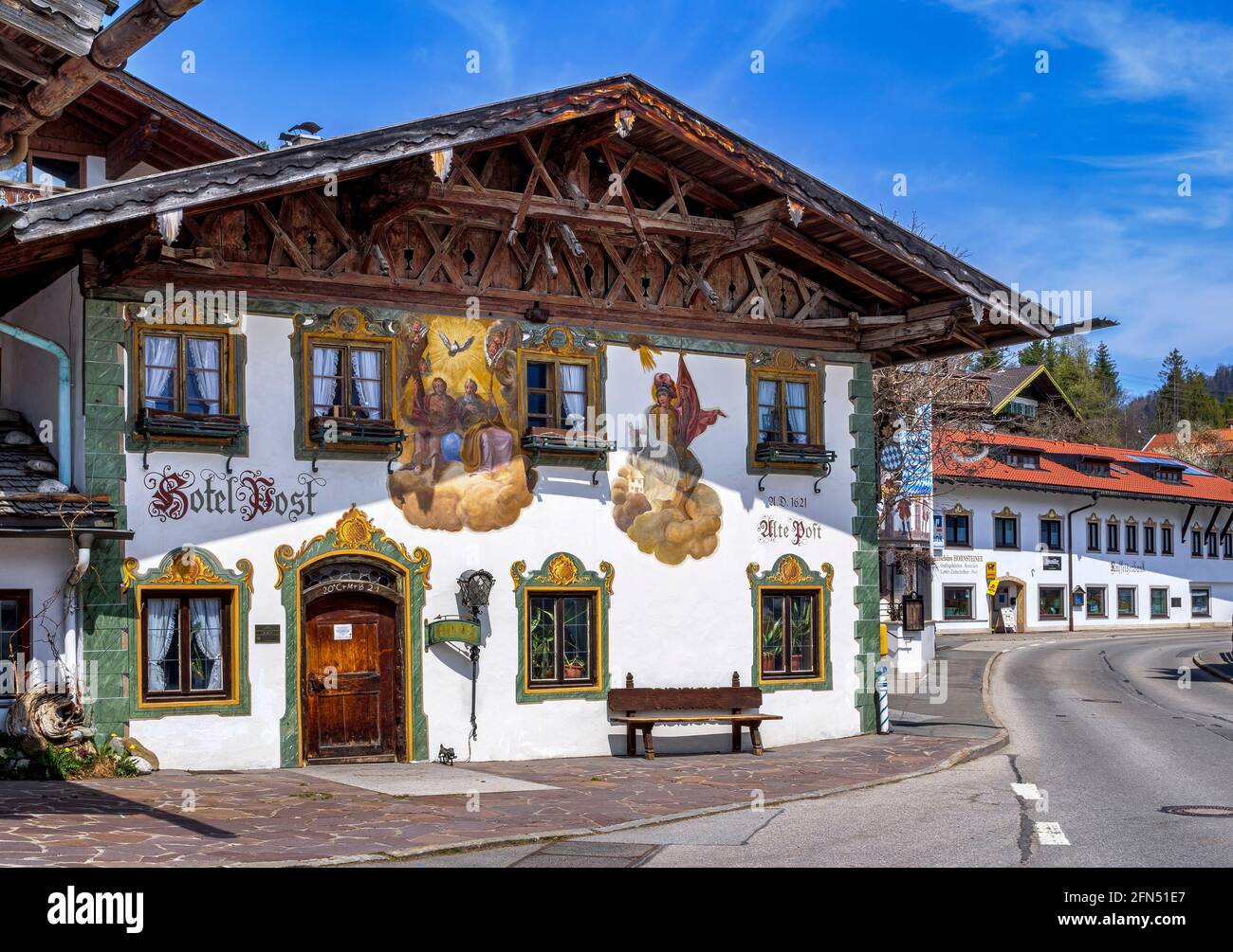 Pittura murale, Hotel zur Post, Wallgau, Werdenfelser Land, Alta Baviera, Baviera, Germania, Europa Foto Stock