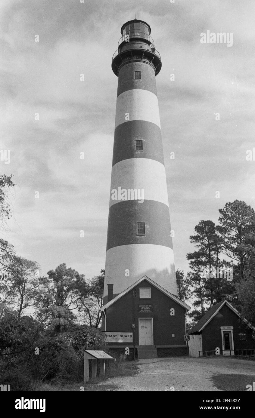 Assateague Lighthouse, Chincoteague, Virginia, novembre 1992. Parte di una serie di 35 fari della costa orientale americana fotografati tra novembre 1992 e settembre 1993. Foto Stock