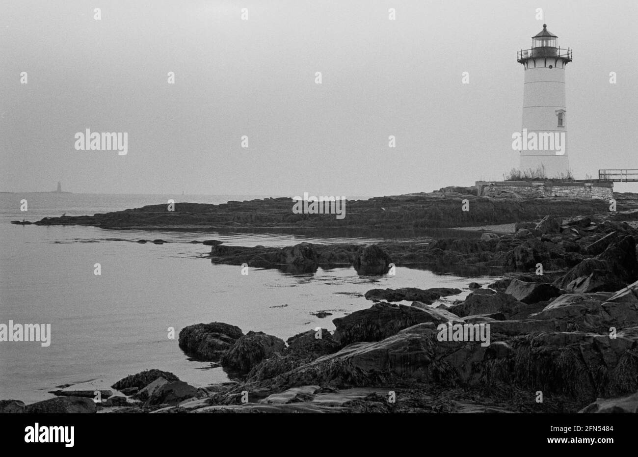 Faro del porto di Portsmouth, New Castle, New Hampshire, novembre 1992. Parte di una serie di 35 fari della costa orientale americana fotografati tra novembre 1992 e settembre 1993. Foto Stock