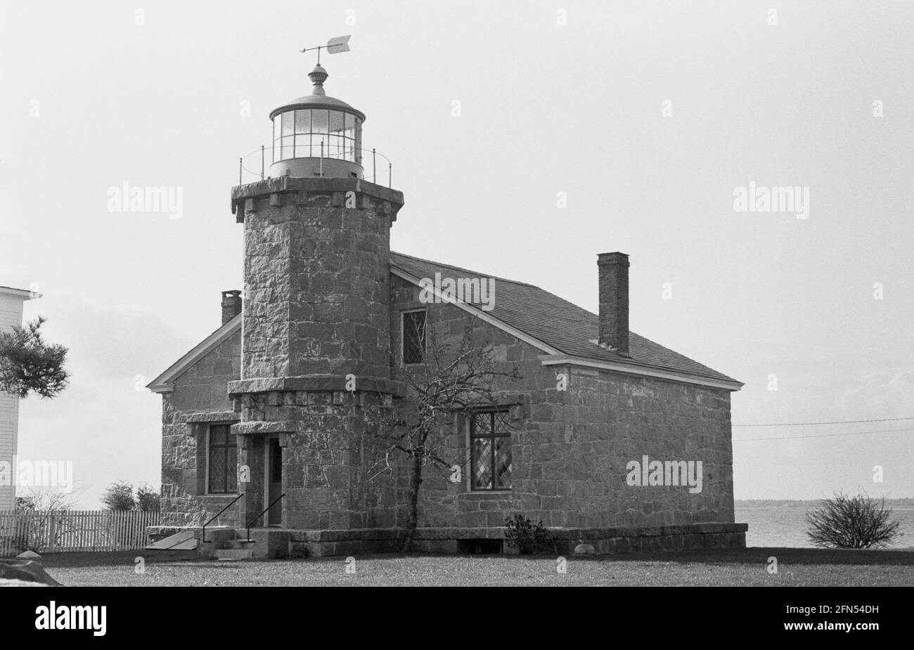 Faro di Stonington Harbor, Stonington, CT, novembre 1992. Parte di una serie di 35 fari della costa orientale americana fotografati tra novembre 1992 e settembre 1993. Foto Stock