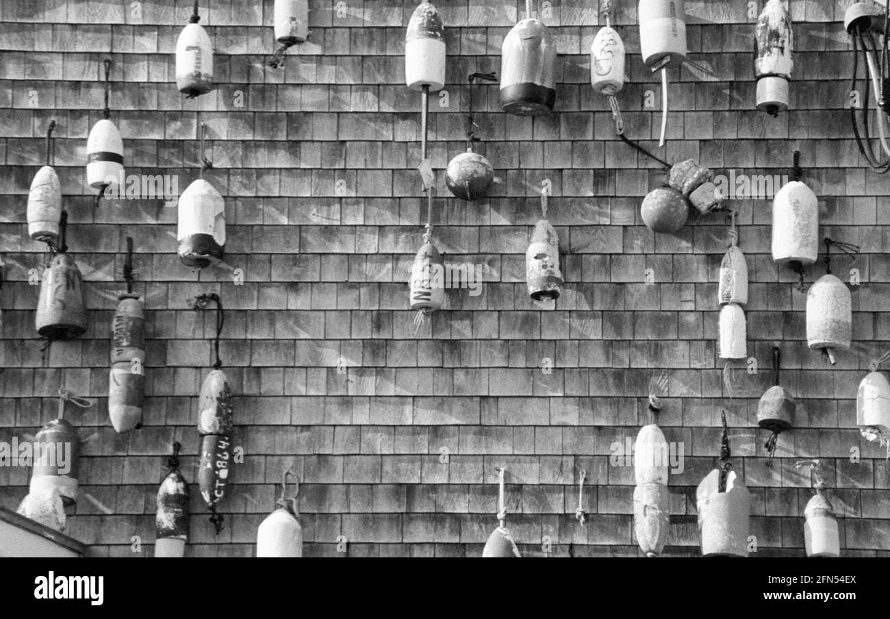 Stonington, CT Lobster Floats e boe. Parte di una serie di 35 fari della costa orientale americana fotografati tra novembre 1992 e settembre 1993. Foto Stock