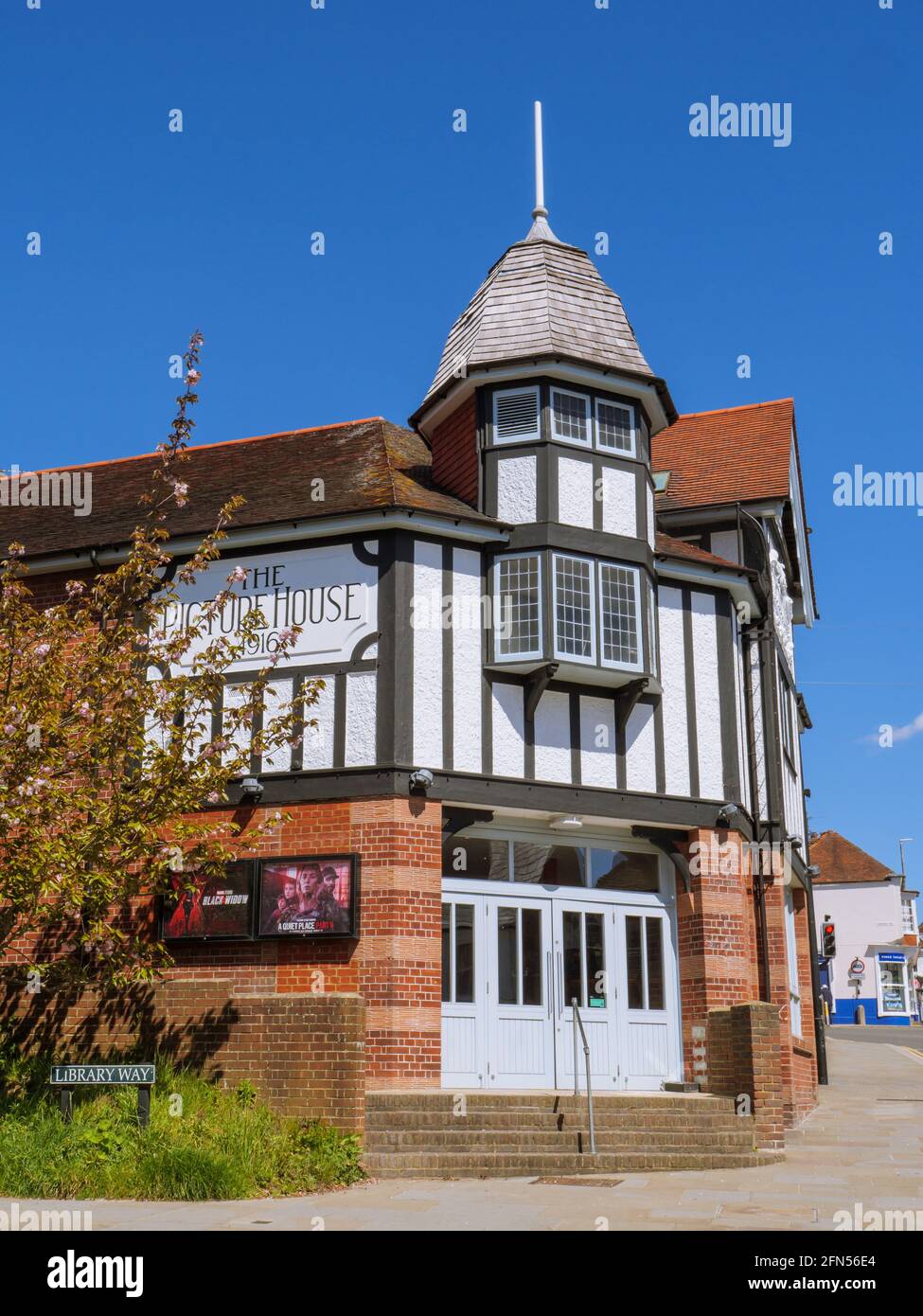 La Picture House costruita nel 1916 in High Street, Uckfield, East Sussex, Inghilterra Foto Stock