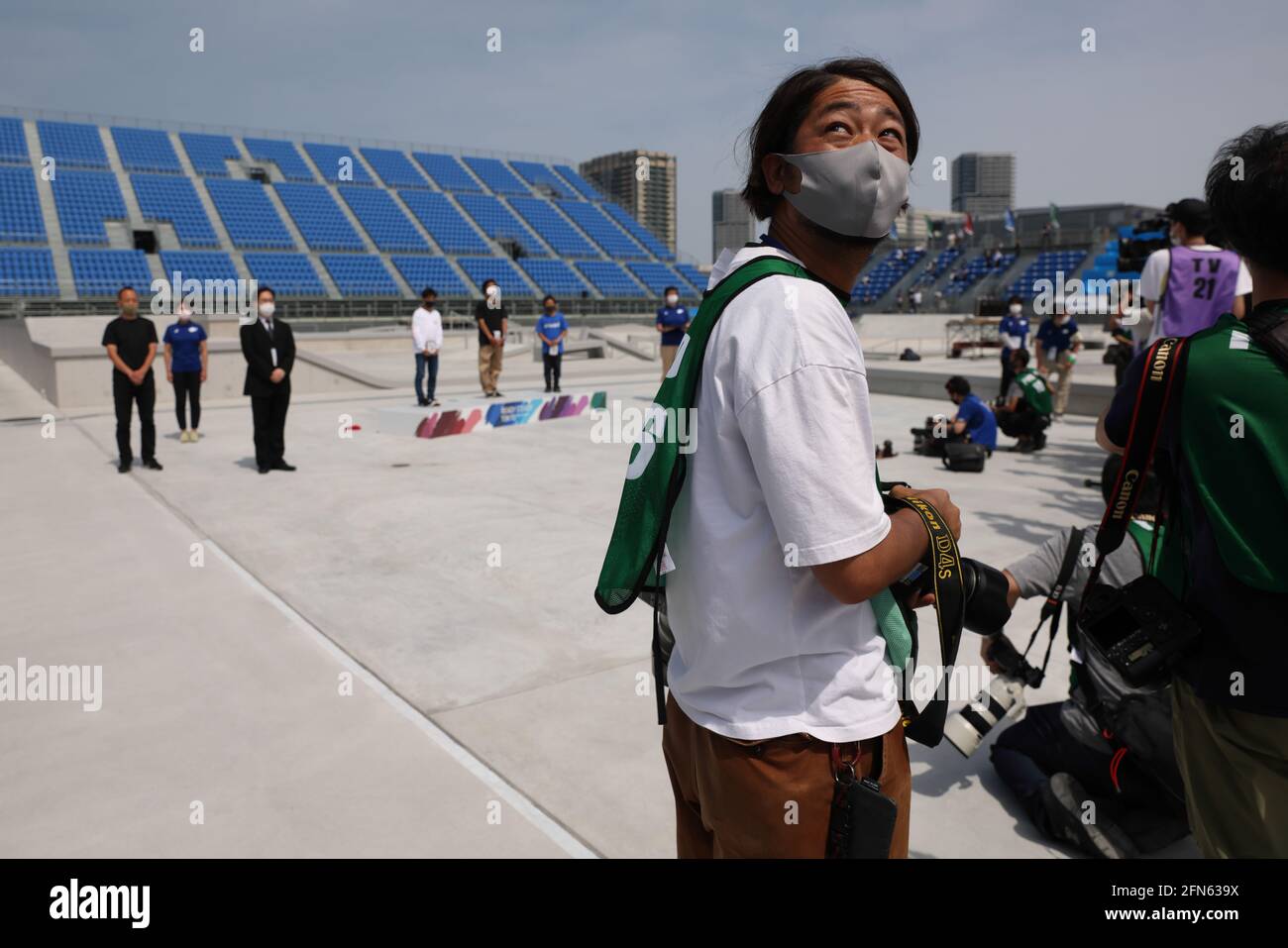 Tokyo, Giappone. 14 maggio 2021. I fotoreporter si sono visti durante L'evento DI prova di Skateboarding DI TOKYO PRESSO il Parco Sportivo Urbano Ariake nel corso dei preparativi per i Giochi Olimpici estivi di Tokyo 2020. Venerdì 14 maggio, 2021 una petizione con 350,000 firme per la cancellazione dei Giochi Olimpici di Tokyo 2020 è stata presentata dall'iniziativa "Stop alle Olimpiadi di Tokyo" ai capi del comitato olimpico e paralimpico e al governatore di Tokyo Yuriko Koike. (Foto di Stanislav Kogiku/SOPA Images/Sipa USA) Credit: Sipa USA/Alamy Live News Foto Stock