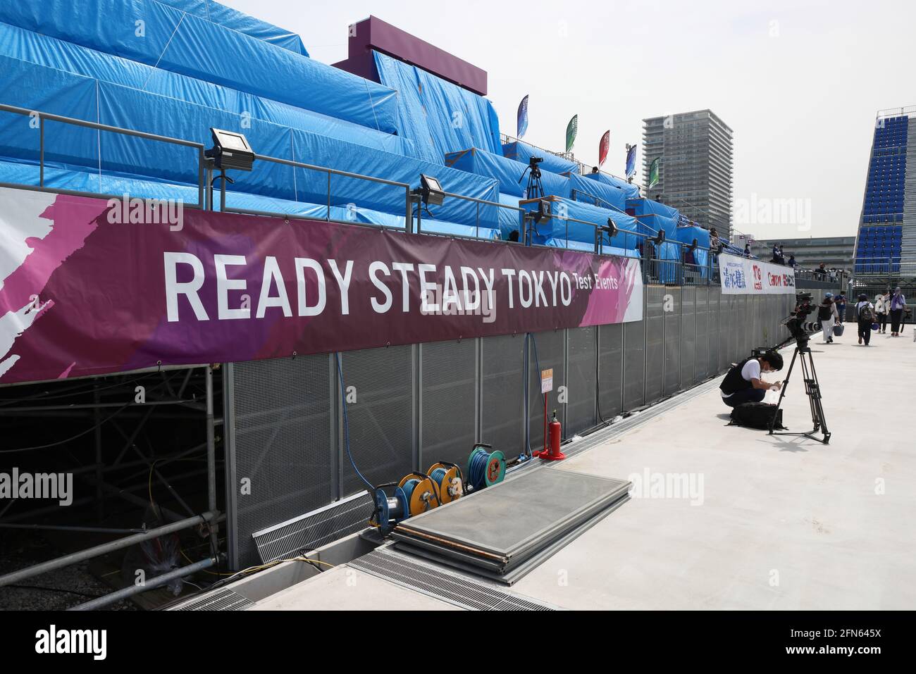 Tokyo, Giappone. 14 maggio 2021. Banner di UN evento DI prova di skateboarding A TOKYO PRESSO l'Ariake Urban Sports Park in preparazione dei Giochi Olimpici estivi di Tokyo 2020. Venerdì 14 maggio, 2021 una petizione con 350,000 firme per la cancellazione dei Giochi Olimpici di Tokyo 2020 è stata presentata dall'iniziativa "Stop alle Olimpiadi di Tokyo" ai capi del comitato olimpico e paralimpico e al governatore di Tokyo Yuriko Koike. Credit: SOPA Images Limited/Alamy Live News Foto Stock