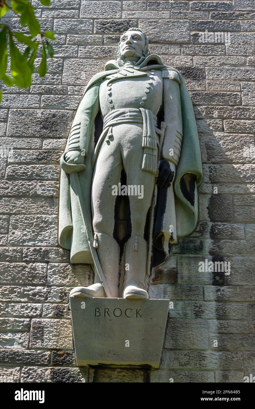 Il maggiore generale Sir Isaac Brock. Dettaglio architettonico del 'Archivi e Canadiana Building' a Toronto, Canada. Foto Stock