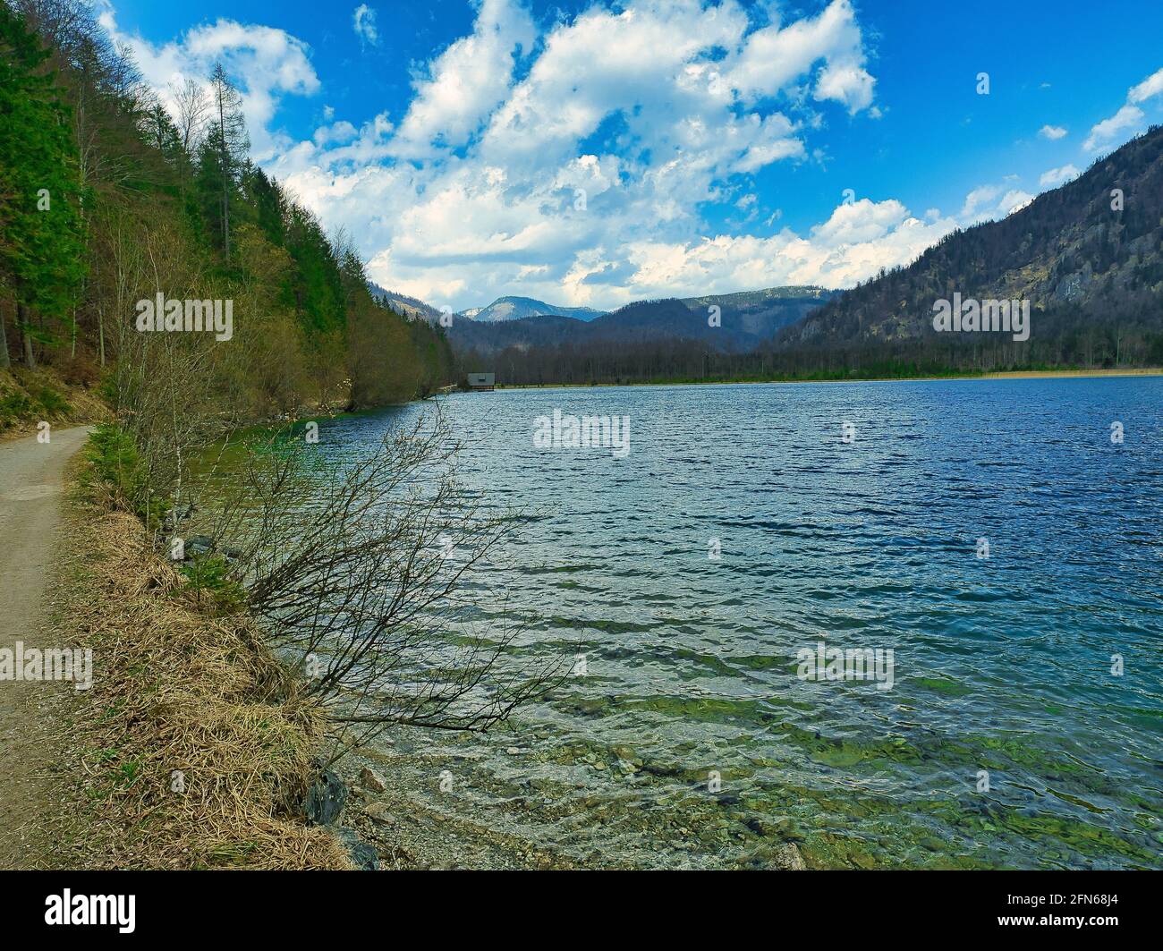Primavera sul lago Offensee Foto Stock