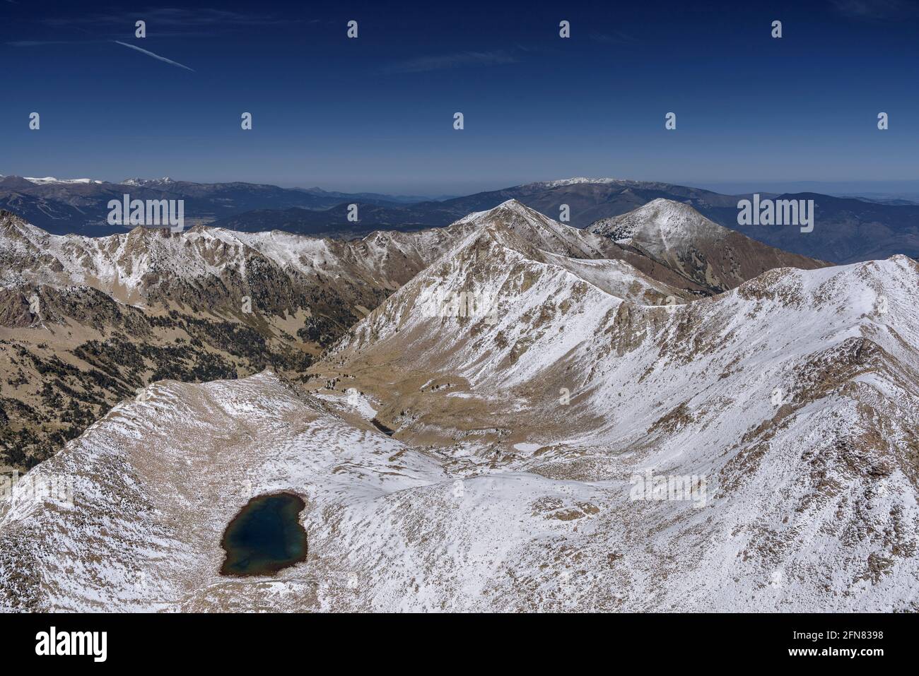 Valle del Carançà vista dalla cima del Pic de l'Infern (Pyrénées Orientales, Occitanie, Francia) ESP: Vistas del valle de Carançà desde el Pic de l'Infern Foto Stock