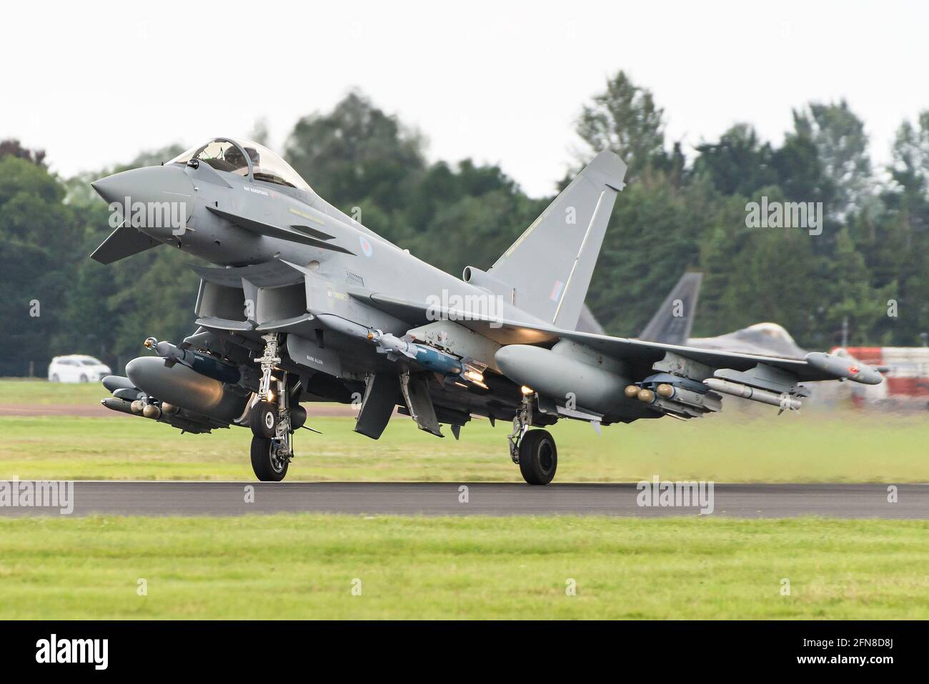 Un aereo da combattimento Eurofighter Typhoon canard delta wing della Royal Air Force a RAF Fairford, Regno Unito. Foto Stock