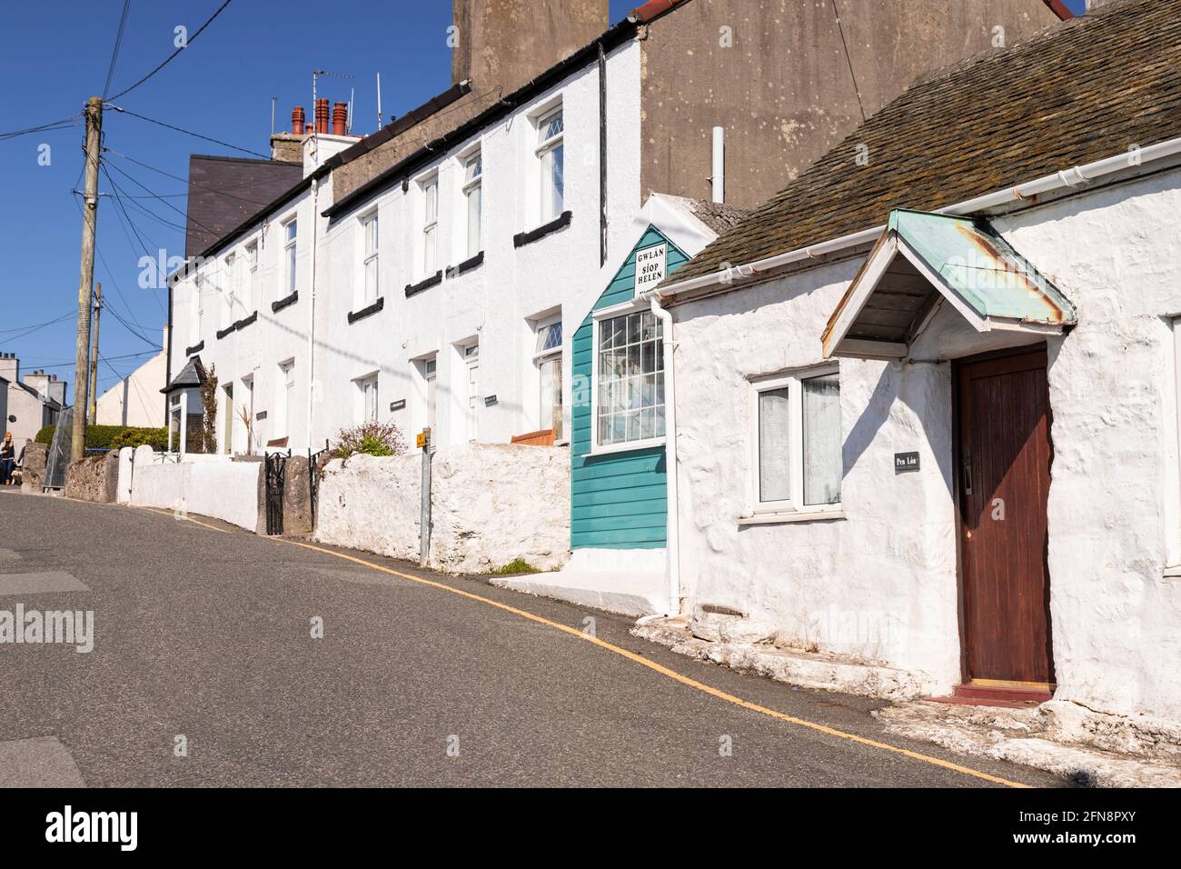 Strada principale, Moelfre, Anglesey, Galles del Nord Foto Stock