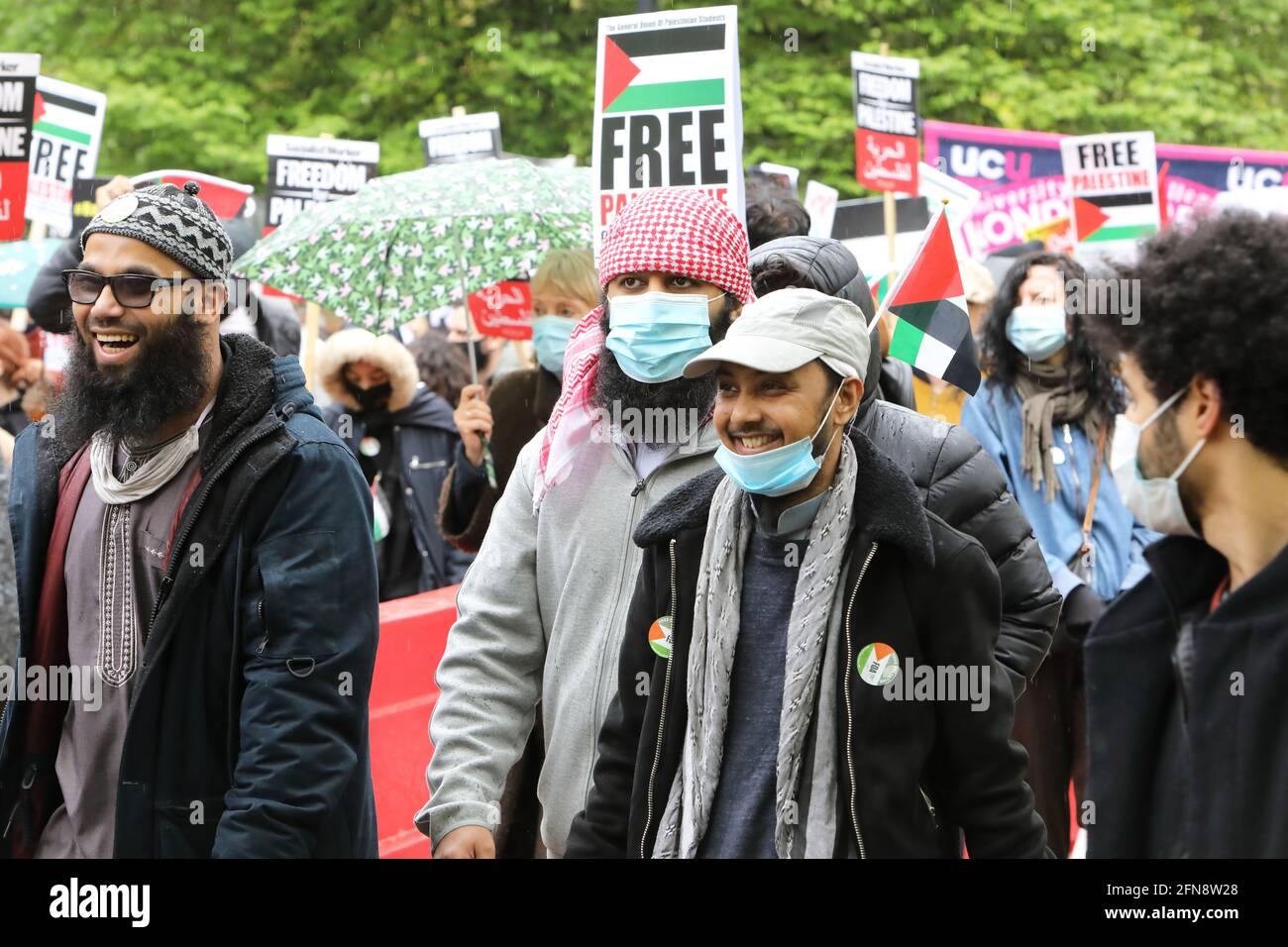 Londra, Regno Unito 15 maggio 2021. Migliaia di persone hanno marciato oggi ad Hyde Park contro il conflitto di Gaza, il giorno della commemorazione di Nakba. I manifestanti di tutte le origini tenevano cartelli che chiedevano giustizia per i palestinesi. Monica Wells/Alamy Live News Foto Stock