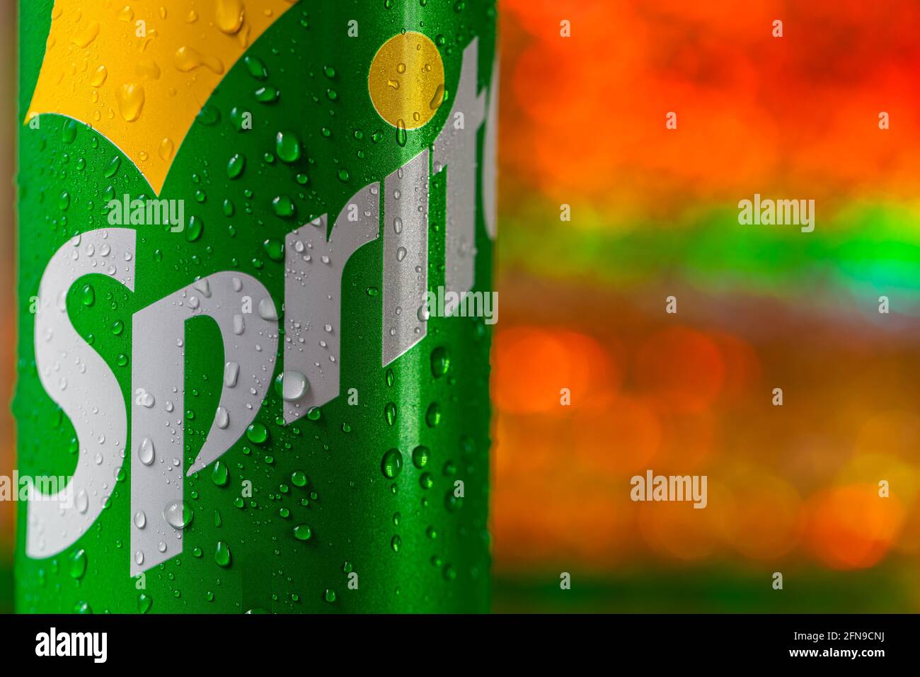 Georgia, U.S.A. - 15 maggio 2021: Lattina di bevanda analcolica aromatizzata al limone e al lime Sprite Foto Stock