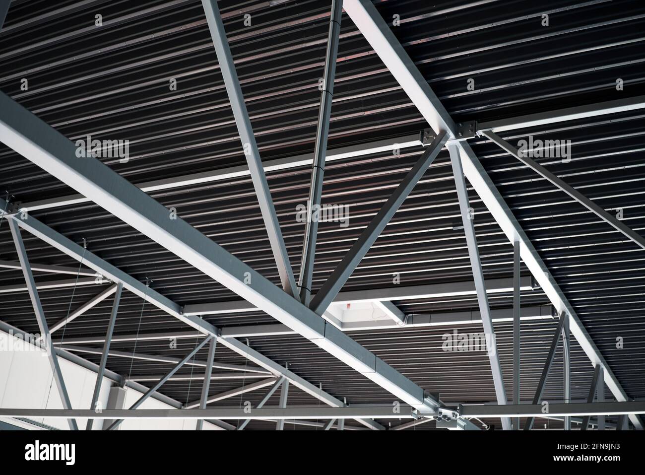 Struttura industriale del telaio in acciaio per tetti struttura leggera in acciaio Foto Stock