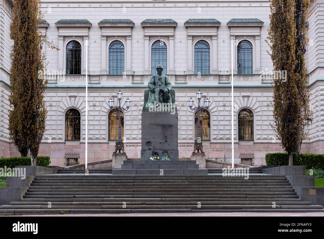 Molti edifici del centro di Helsinki sono stati costruiti durante l'occupazione russa. Le facciate vicino a Piazza del Senato assomigliano agli edifici delle città russe. Foto Stock