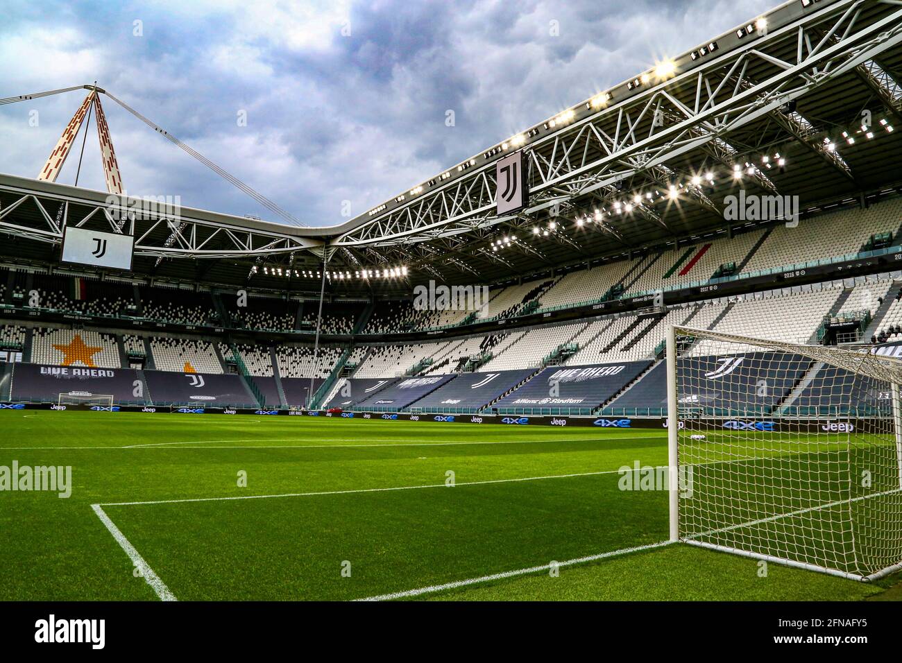 Una visione generale dello stadio Allianz durante la partita tra Juventus  FC e FC Internazionale del 15 maggio 2021 a Torino Foto stock - Alamy