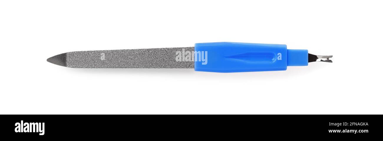 Lima per unghie con impugnatura blu e tagliaccuticole con lama a V isolato su sfondo bianco. accessorio lime per manicure e pedicure 2 in 1 con cuticola per unghie Foto Stock