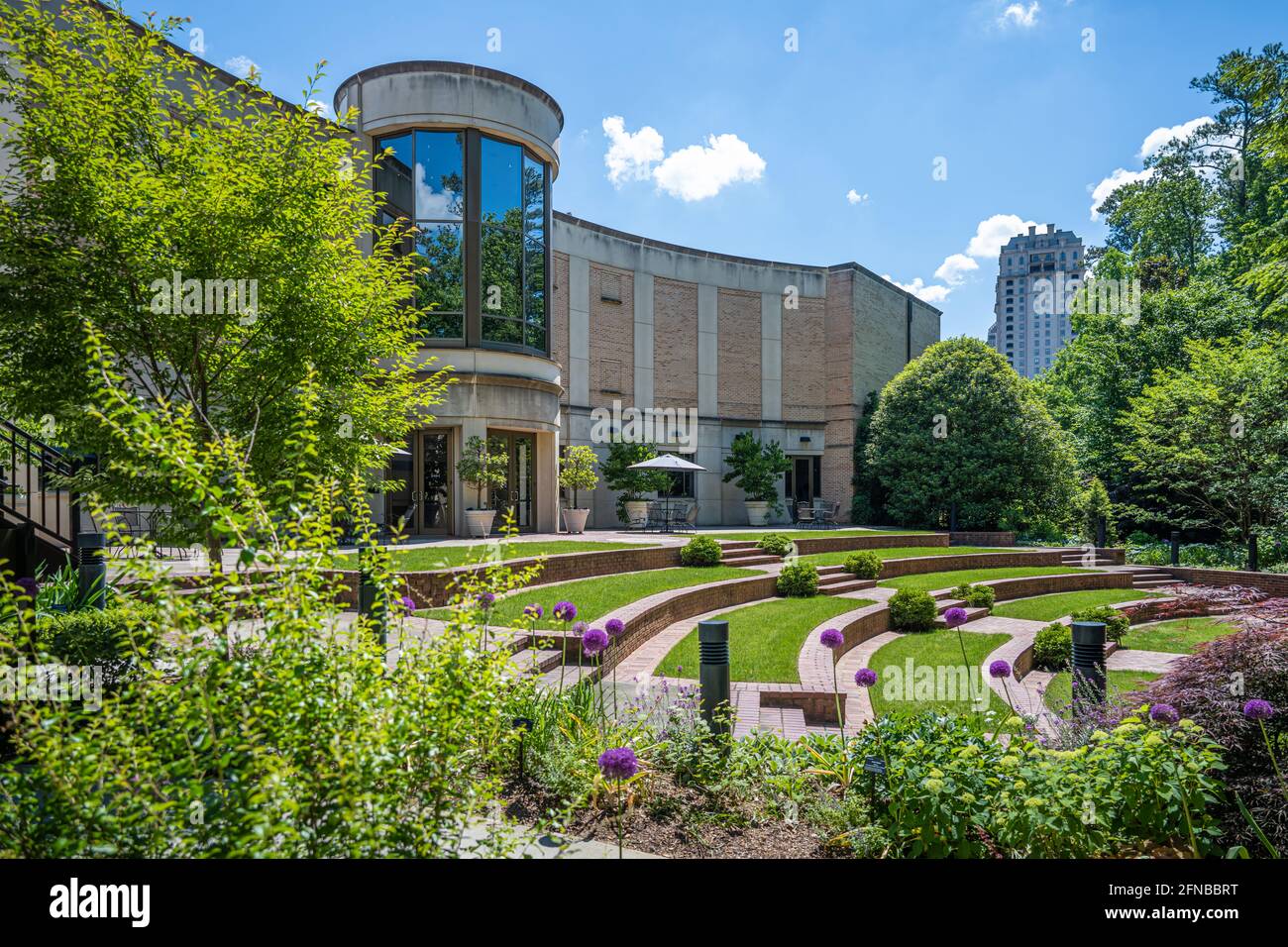 Anfiteatro del Centro storico di Atlanta dal Giardino di Olguita a Buckhead, Atlanta, Georgia. (STATI UNITI) Foto Stock
