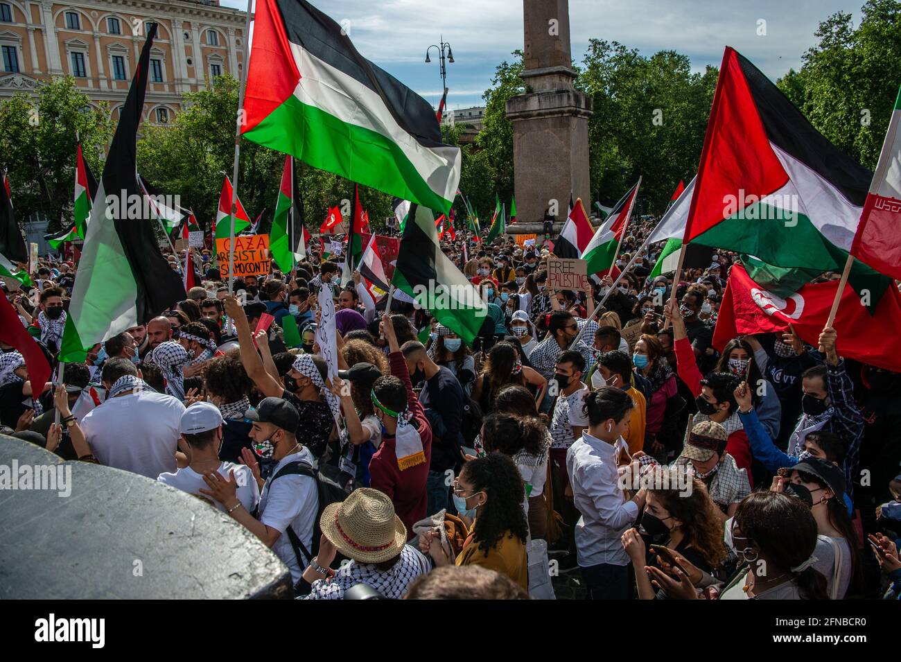 Dimostrazione di sostegno al popolo palestinese durante l'attacco israeliano alla striscia di Gaza. Roma, 15 maggio 2021 Foto Stock