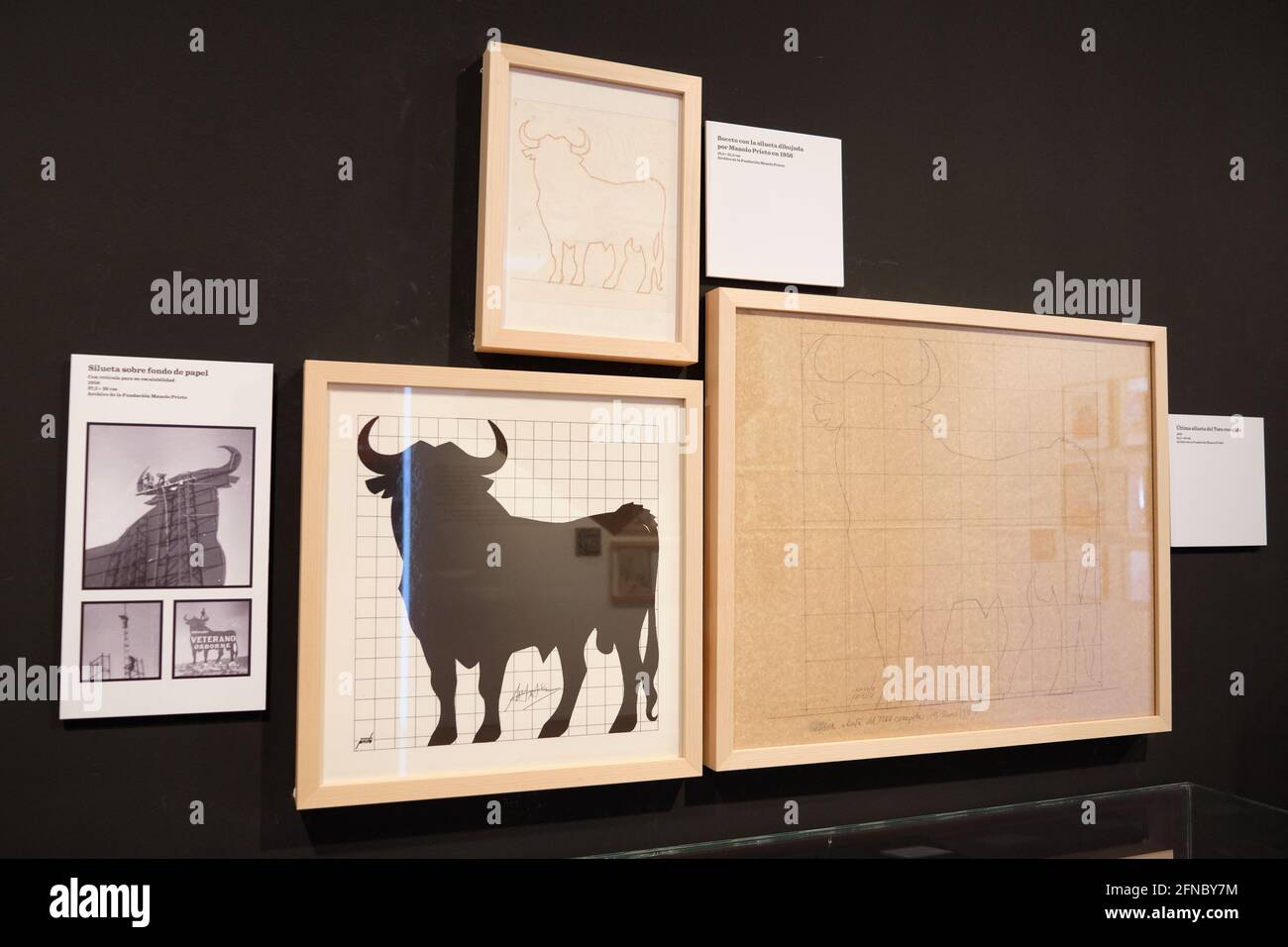 Schizzi della toro Osborne al museo MAPAM di Malaga, Spagna. Foto Stock