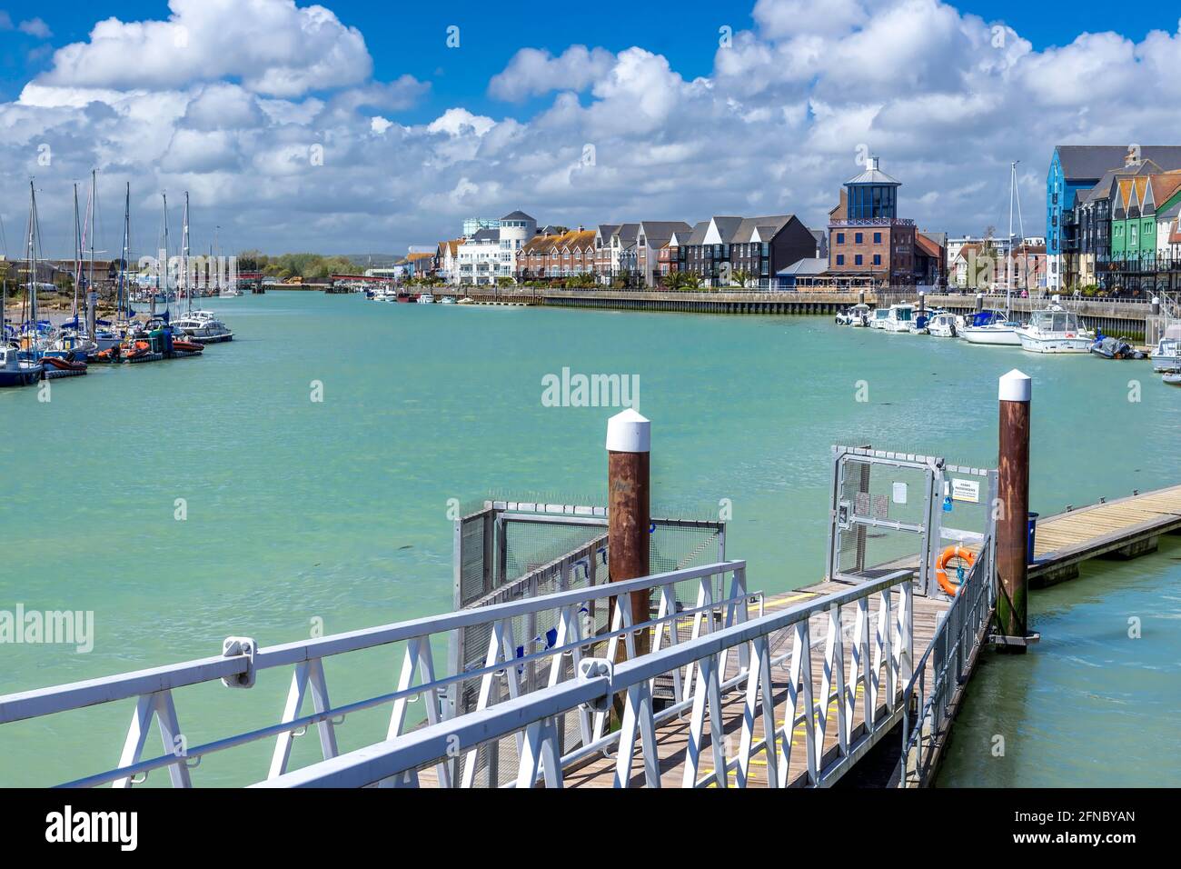 Vista sul fiume Littlehampton, West Sussex, Regno Unito Foto Stock