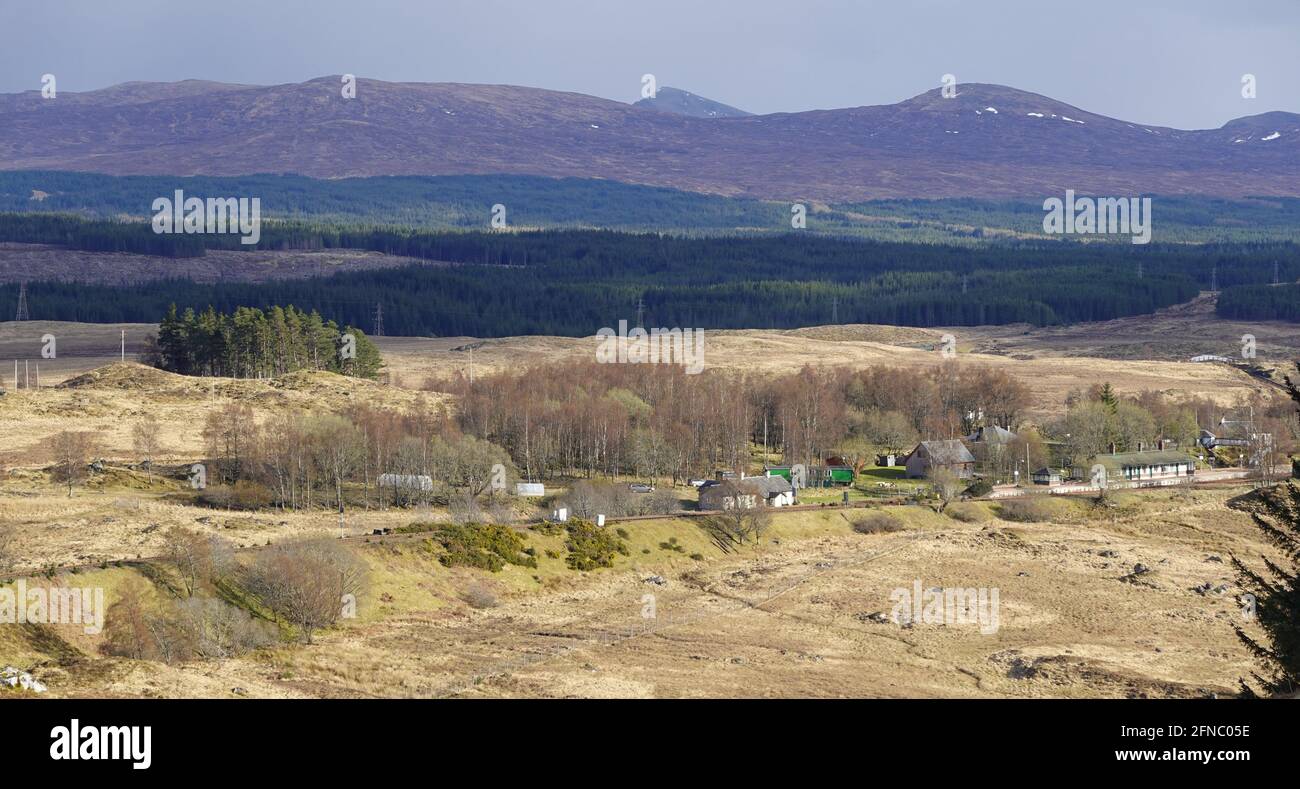 Stazione di Rannoch una stazione ferroviaria isolata sulla linea ferroviaria delle Highland occidentali Scottish Highlands, Regno Unito Foto Stock
