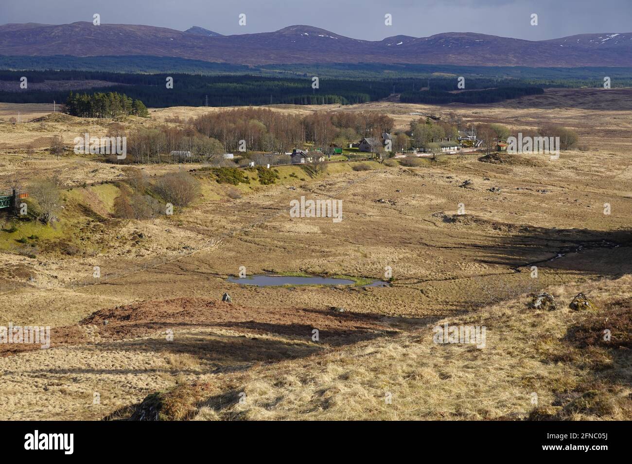 Stazione di Rannoch una stazione ferroviaria isolata sulla linea ferroviaria delle Highland occidentali Scottish Highlands, Regno Unito Foto Stock