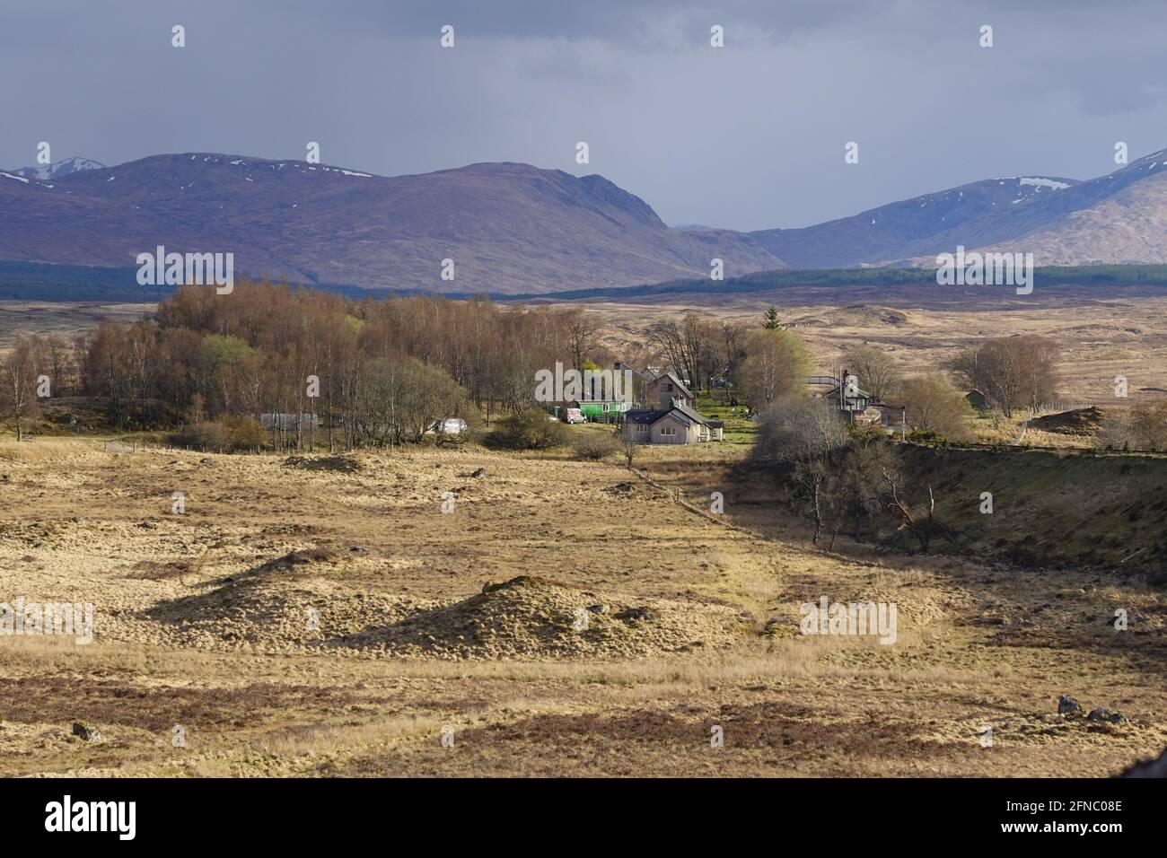 Stazione di Rannoch una stazione ferroviaria isolata sulla linea ferroviaria delle Highland occidentali Scottish Highlands, Regno Unito Foto Stock