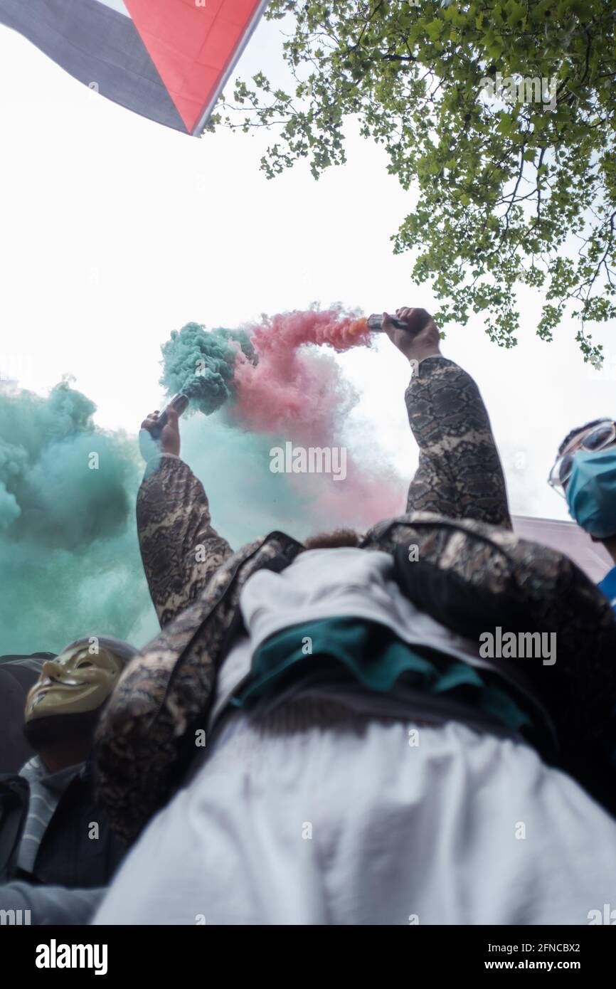 Il 15 maggio 2021, circa 150,000 persone partecipano alla marcia per la protesta della Palestina; convergono all'ambasciata israeliana ma sono state bloccate e infine Foto Stock