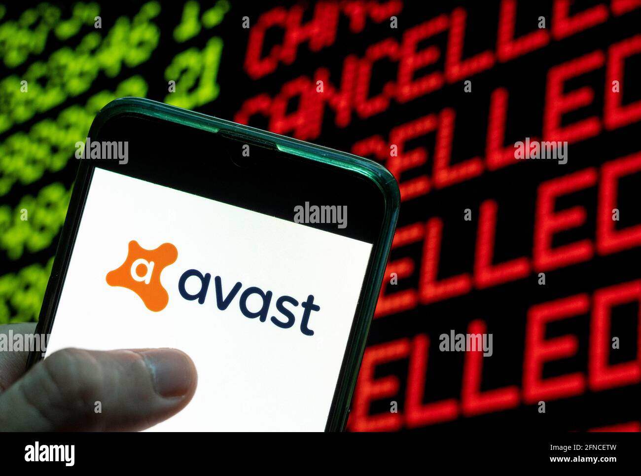 Cina. 23 Apr 2021. In questa illustrazione fotografica il logo della multinazionale ceca Avast Software per la sicurezza informatica è visibile su un dispositivo mobile Android con una chiave del computer che dice Annulla e annullato. Credit: Budrul Chukrut/SOPA Images/ZUMA Wire/Alamy Live News Foto Stock