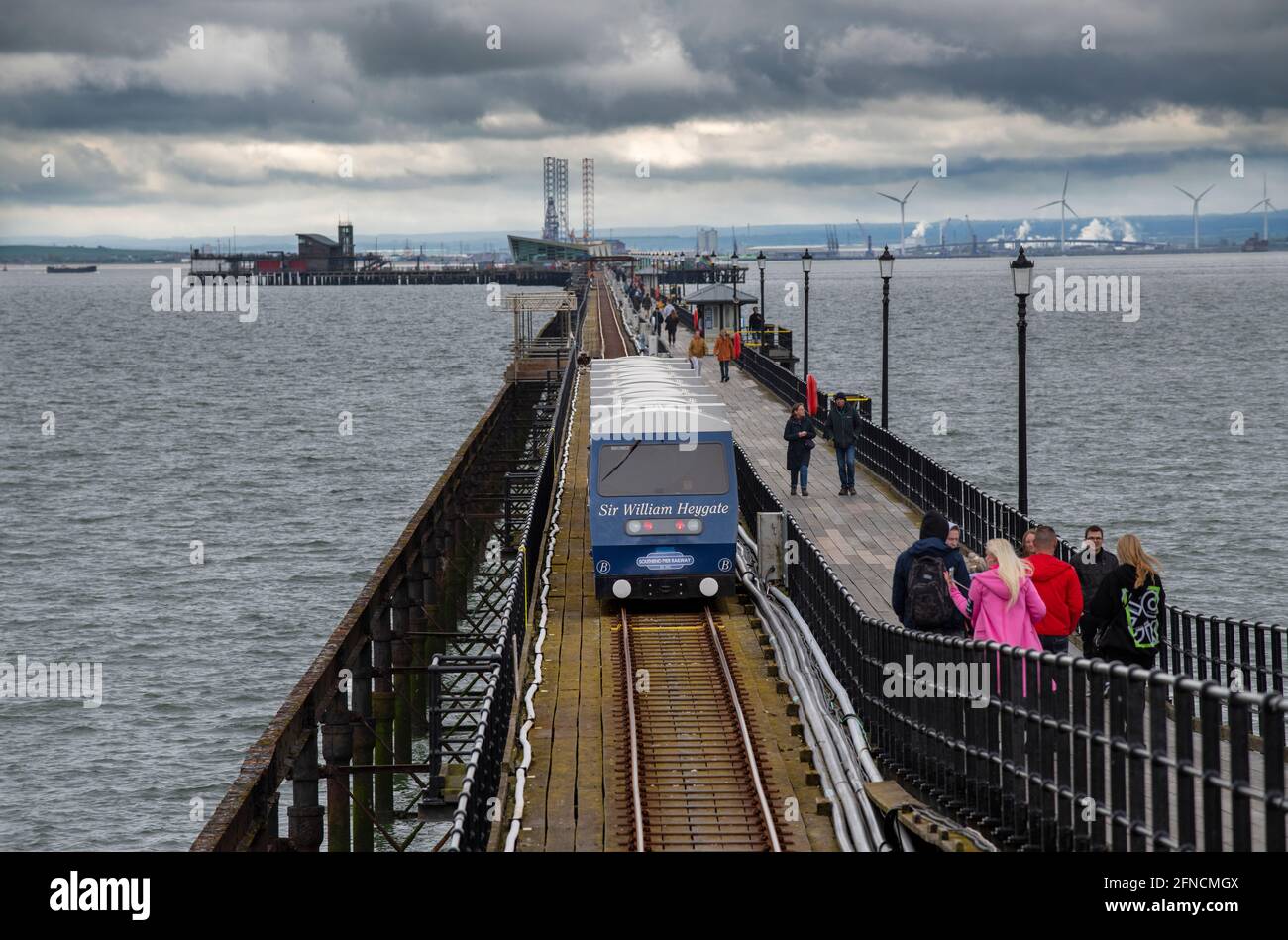 Southend on Sea Essex Inghilterra UK 15 maggio 2021 il treno Sir William Heygate sul molo, che prende il nome dall'ex sindaco di Londra. Ha anche guidato il pubblico Foto Stock