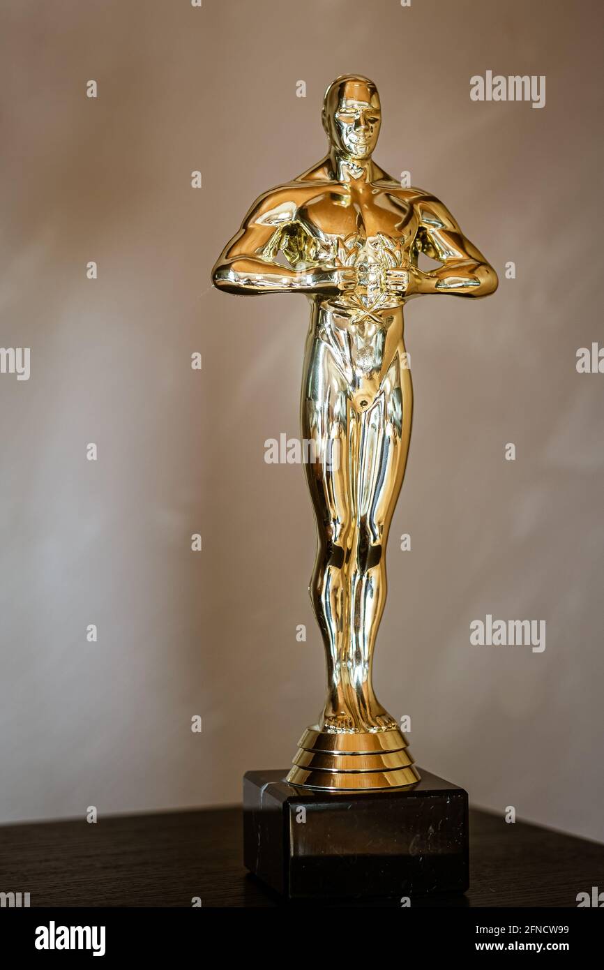 Braubach, Germania, 16. Maggio 2021: Replica della Statua della vittoria, 'Premio dell'Accademia di merito', Oscar Foto Stock