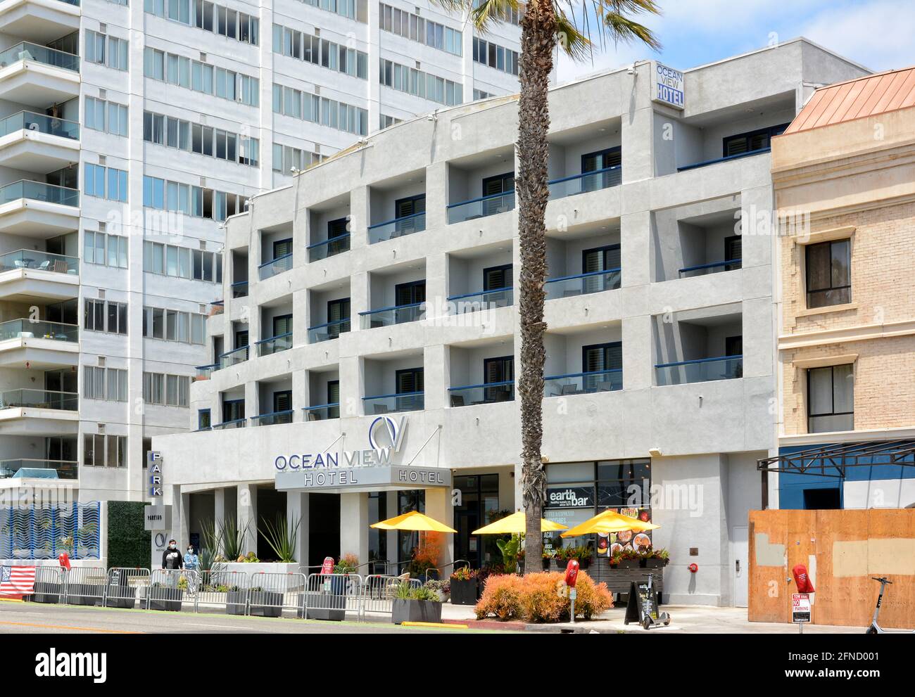 SANTA MONICA, CALIFORNIA - 15 MAGGIO 2021: L'Ocean View Hotel è un hotel boutique sulla spiaggia a pochi passi dal molo di Santa Monica. Foto Stock