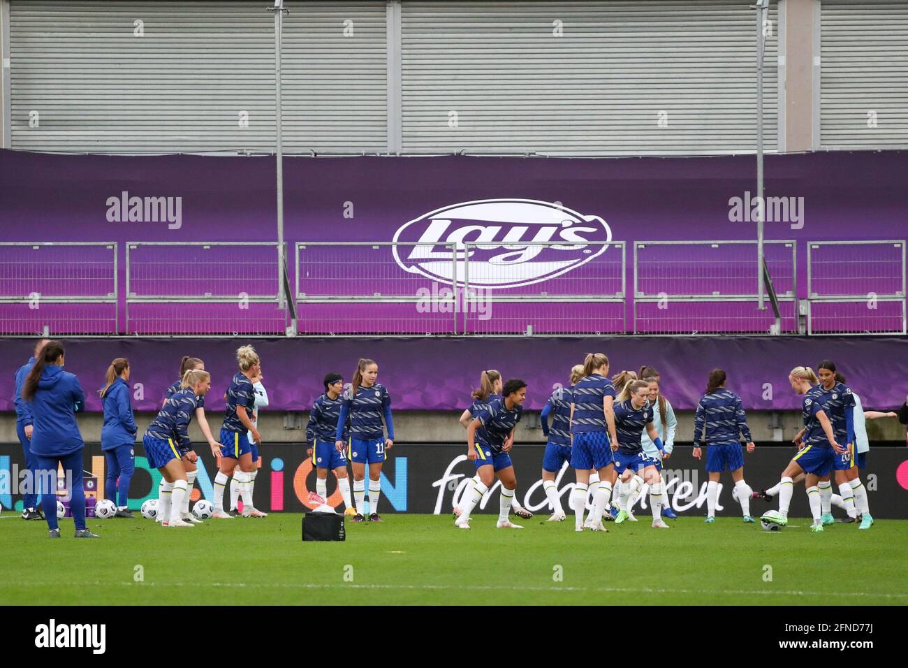 Goteborg, Svezia. 16 maggio 2021. Giocatori di Chelsea durante il warm-up in vista della FINALE della UEFA Womens Champions League 2021 tra il Chelsea FC e il FC Barcelona al Gamla Ullevi di Gothenburg, Svezia. Credit: SPP Sport Press Photo. /Alamy Live News Foto Stock