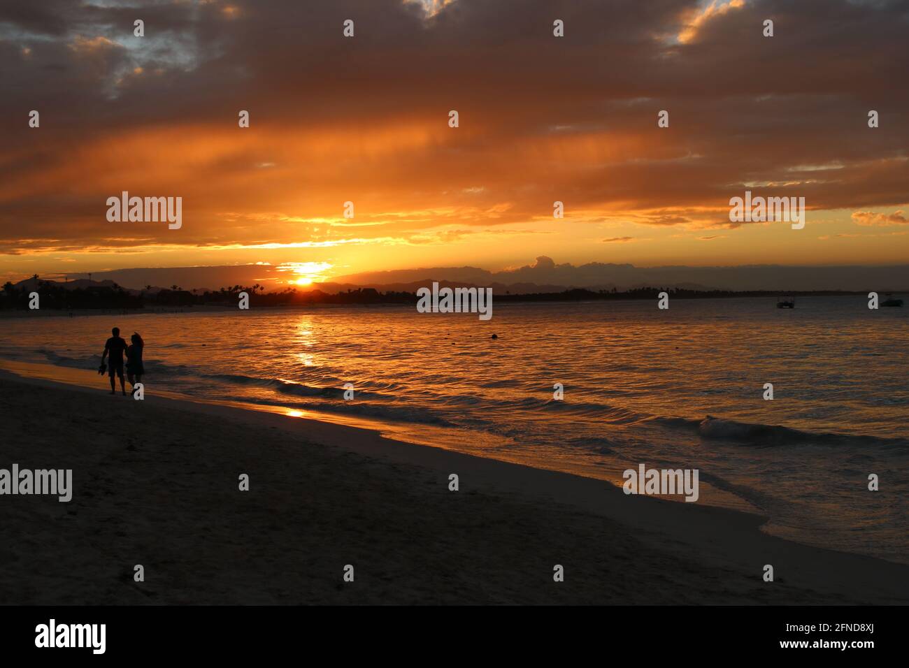 Sonnenuntergang in der Dominikanischen Republik bei Punta Cana/Repubblica Dominicana Foto Stock