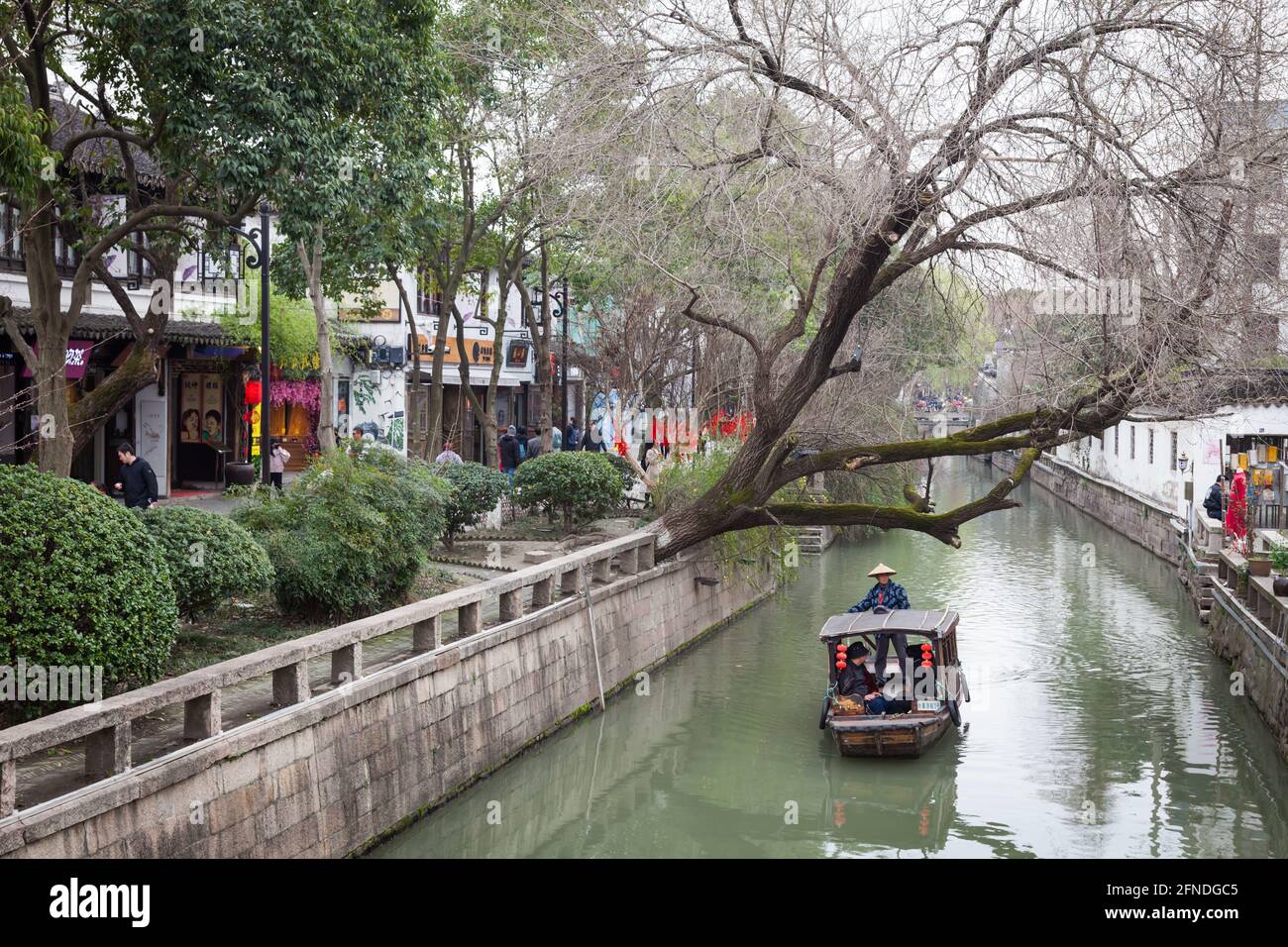 Tour in barca dei canali di Suzhou, la "Venezia dell'Oriente" Foto Stock