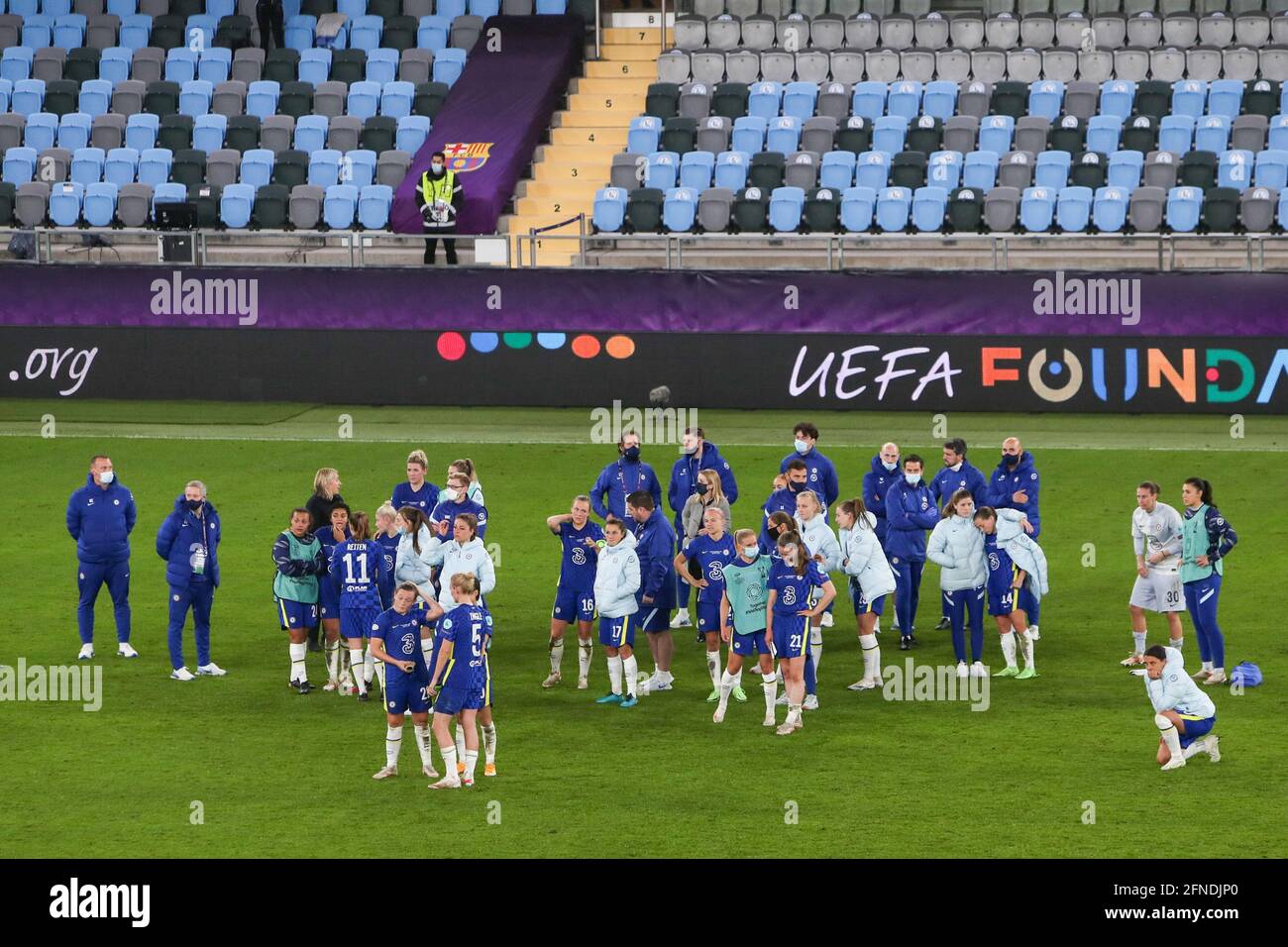 Goteborg, Svezia. 16 maggio 2021. Giocatori di Chelsea dopo la perdita della FINALE della UEFA Womens Champions League 2021 al fischio finale tra il Chelsea FC e il FC Barcelona al Gamla Ullevi di Gothenburg, Svezia. Credit: SPP Sport Press Photo. /Alamy Live News Foto Stock