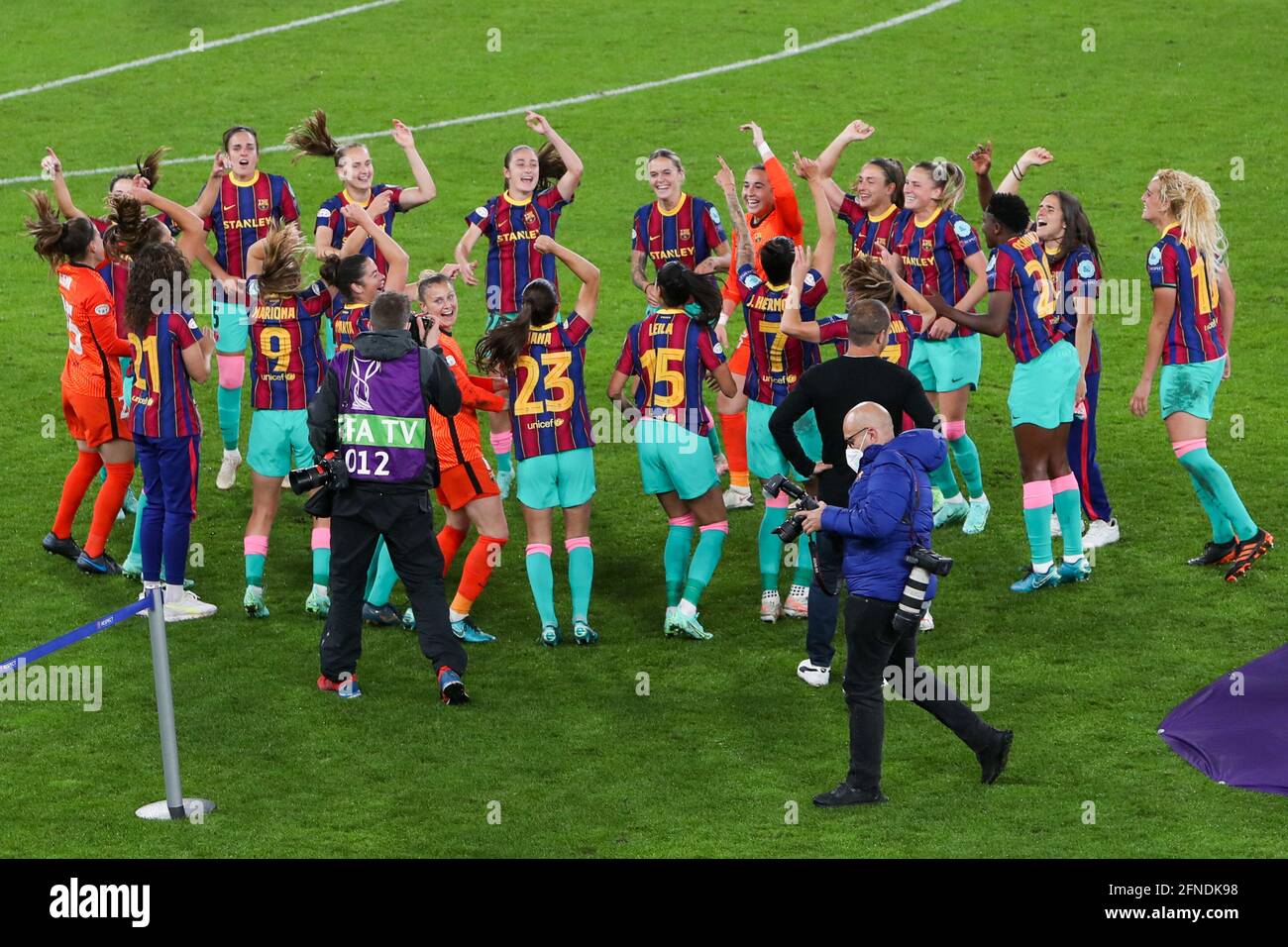 Goteborg, Svezia. 16 maggio 2021. I giocatori di Barcellona festeggiano la loro vittoria dopo la FINALE della UEFA Womens Champions League 2021 tra il Chelsea FC e il FC Barcelona al Gamla Ullevi di Gothenburg, Svezia. Credit: SPP Sport Press Photo. /Alamy Live News Foto Stock