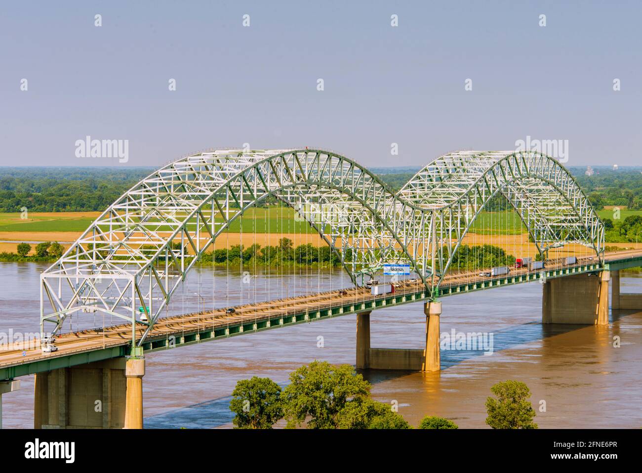 I-40 ponte Hernando de Soto da Memphis, Tennessee a West Memphis, Arkansas, sul fiume Mississippi. Foto Stock