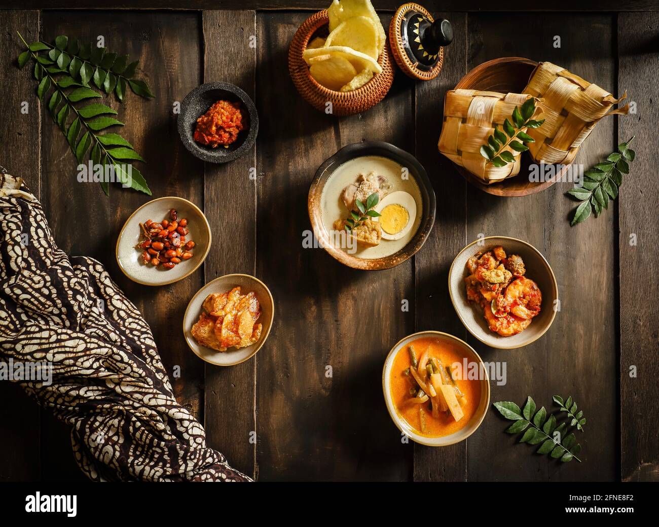 Ketupat Lebaran. Piatto celebrativo durante le Eid Holydays in Indonesia Foto Stock