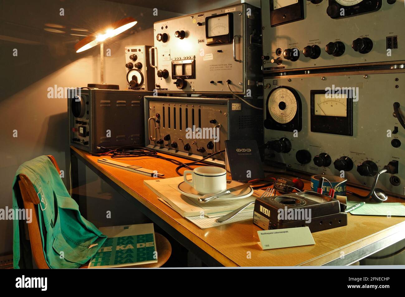 Stazione di misurazione di laboratorio ad alta frequenza 1968, Museum Industriekultur, Norimberga, Franconia centrale, Baviera, Germania Foto Stock