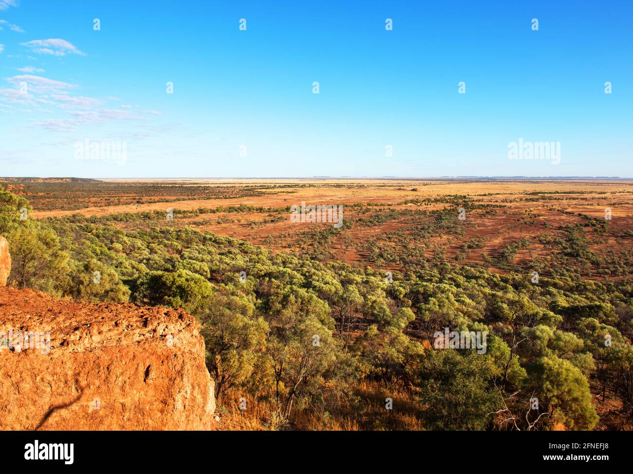 Scenario che circonda la remota città di Winton, nel Queensland occidentale, Australia. Foto Stock