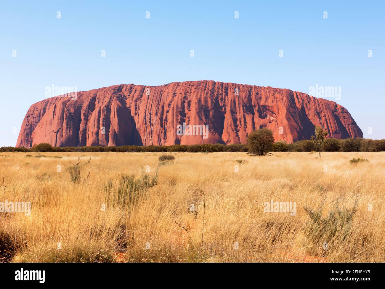 Uluru (Ayers Rock), territorio del Nord, Australia, settembre 2018. Questa imponente struttura geologica è il monolito roccioso più grande del mondo. Foto Stock
