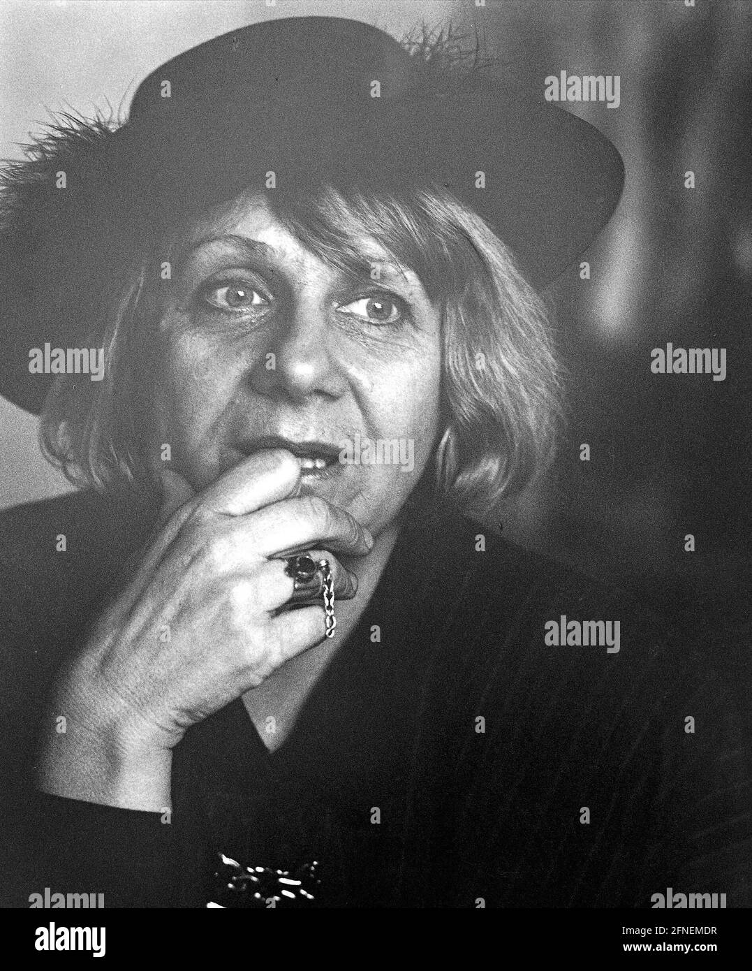 Ludmilla Petrushevskaya (Mosca, 26 maggio 1938) drammaturgo, romanziere e autore russo, Mosca (1991). [traduzione automatizzata] Foto Stock
